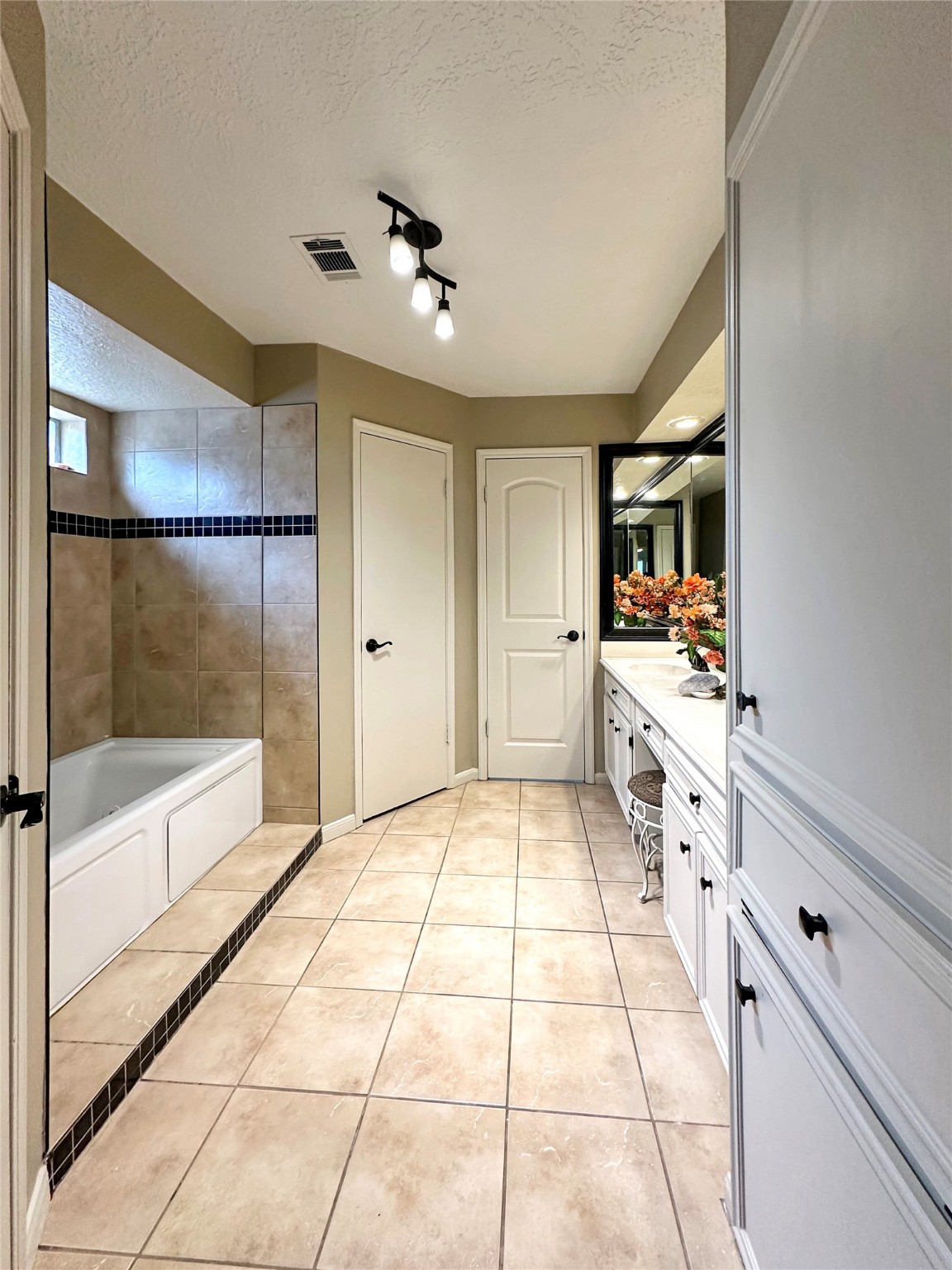 17439 Fairway Oaks Drive Property Photo 19