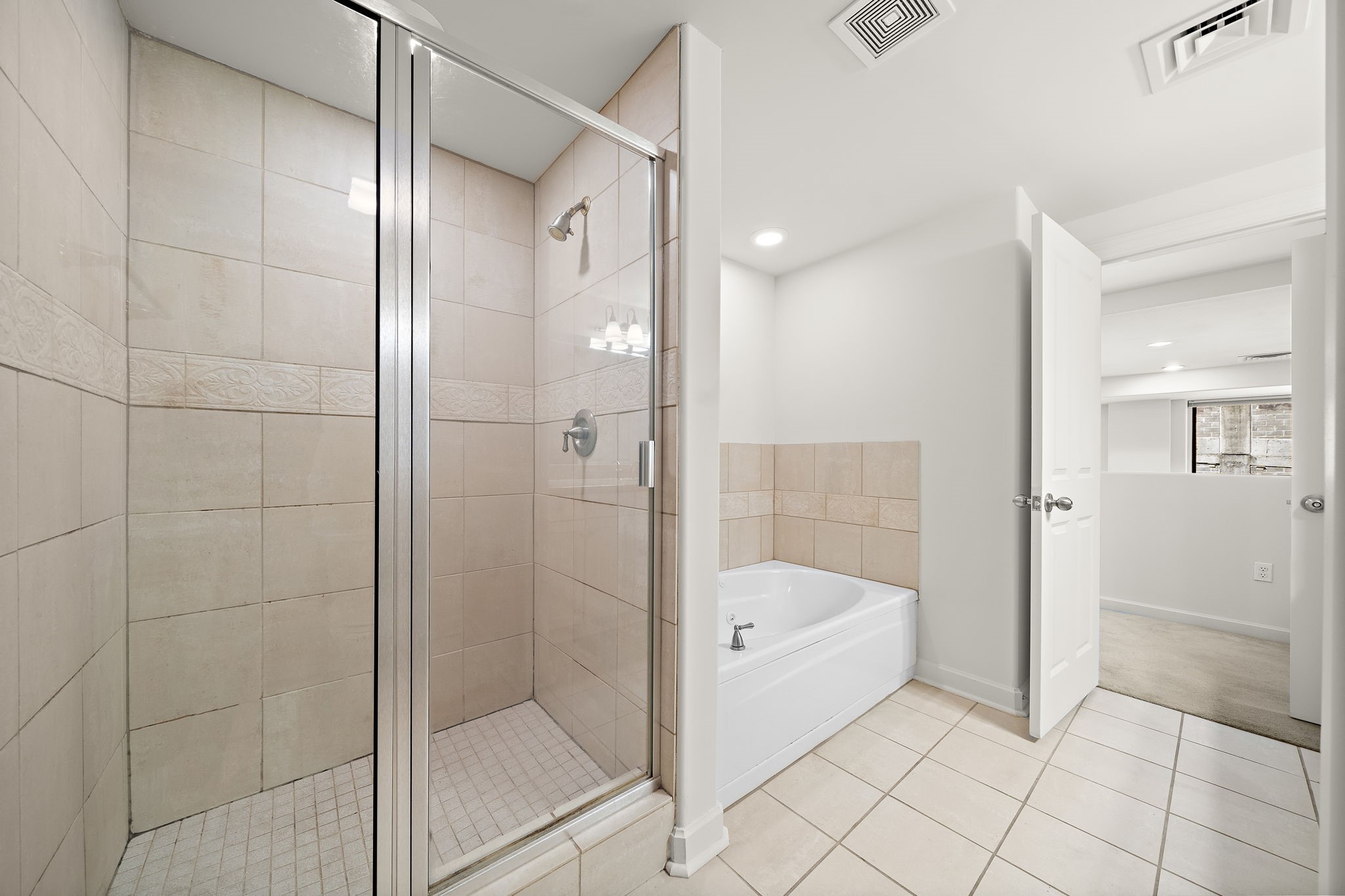 914 Main Street 1105 Property Photo 8
