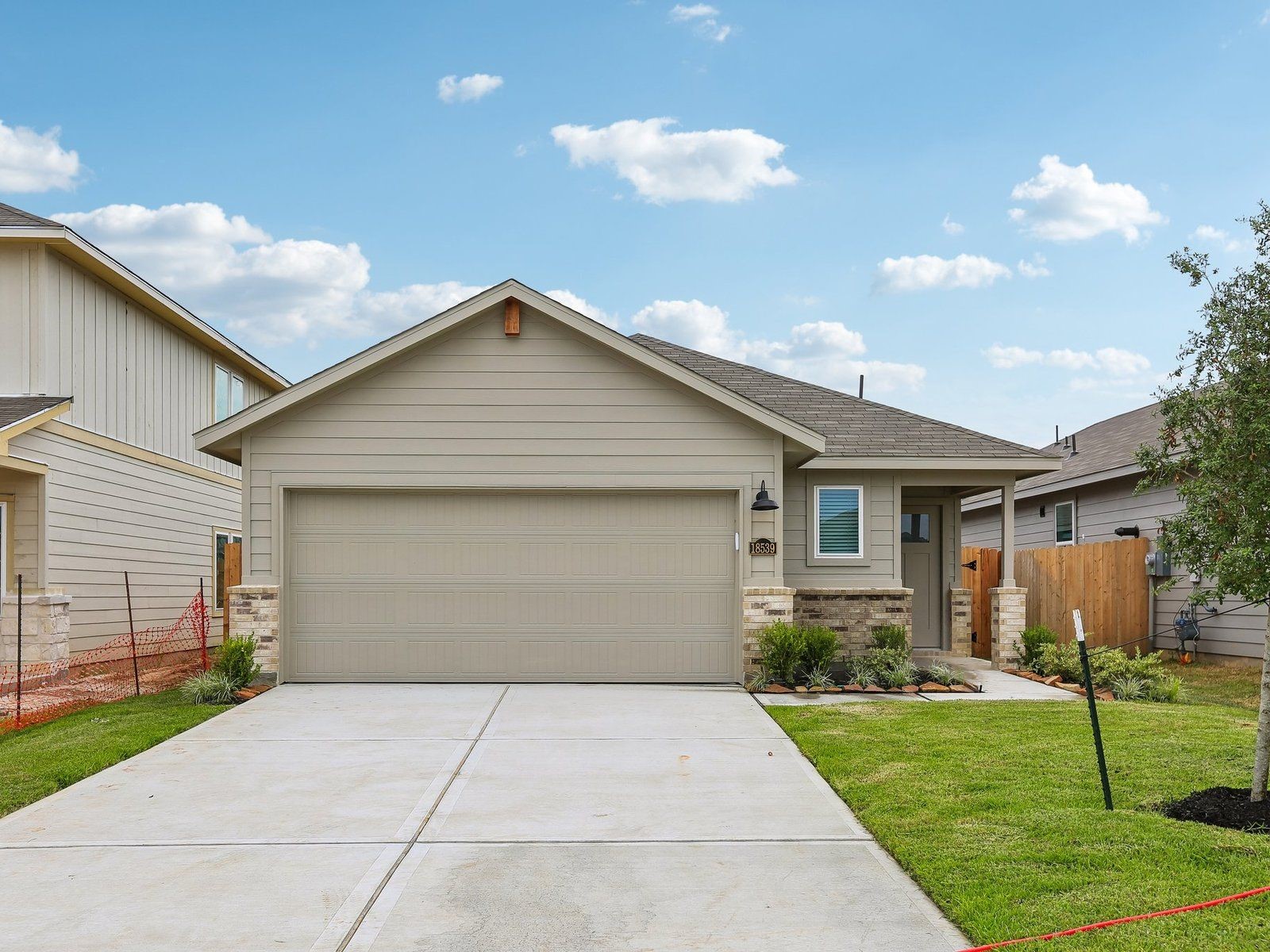 18539 Landing Meadows Lane Property Photo 1