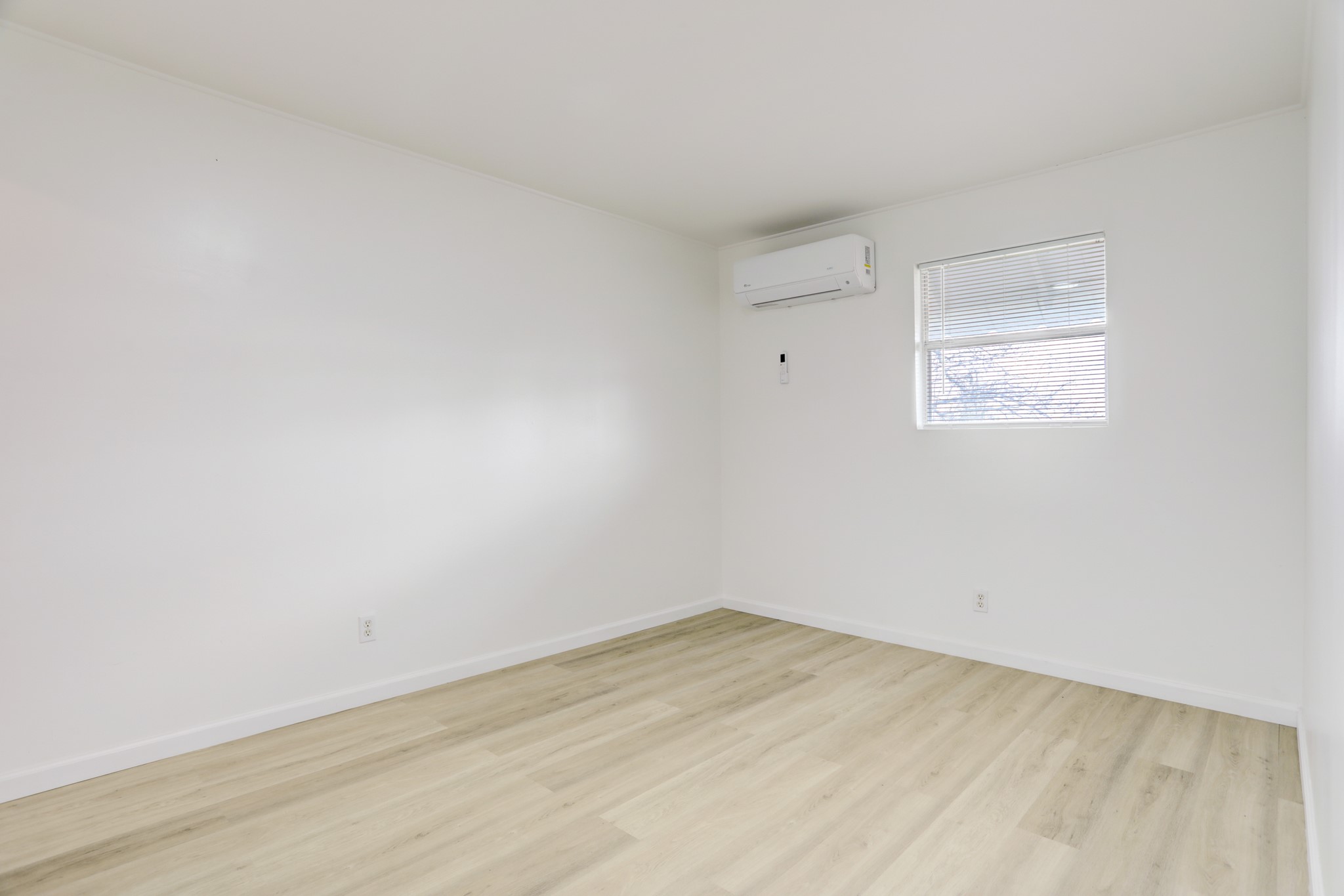 5806-a S Highway 35 Property Photo 6