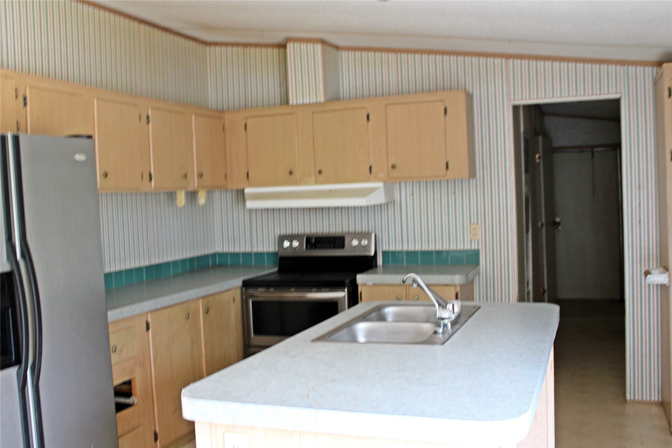 601 Travis Street Property Photo 2