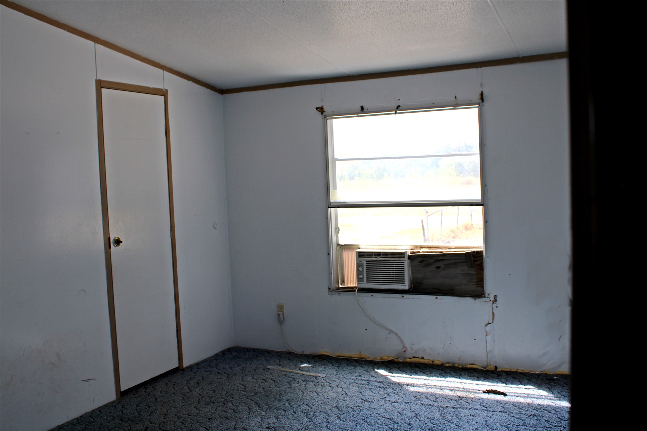 601 Travis Street Property Photo 8