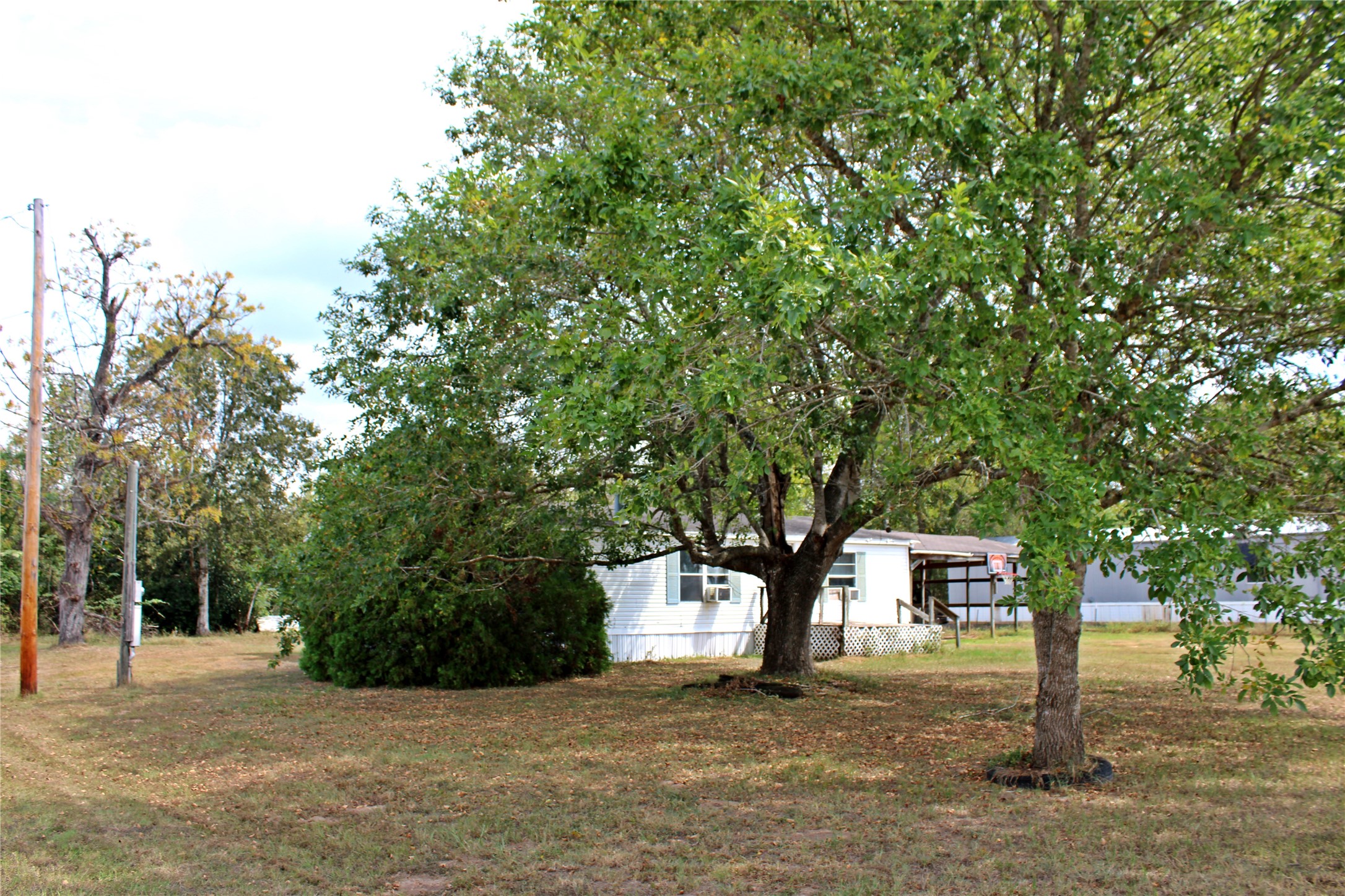 601 Travis Street Property Photo 13