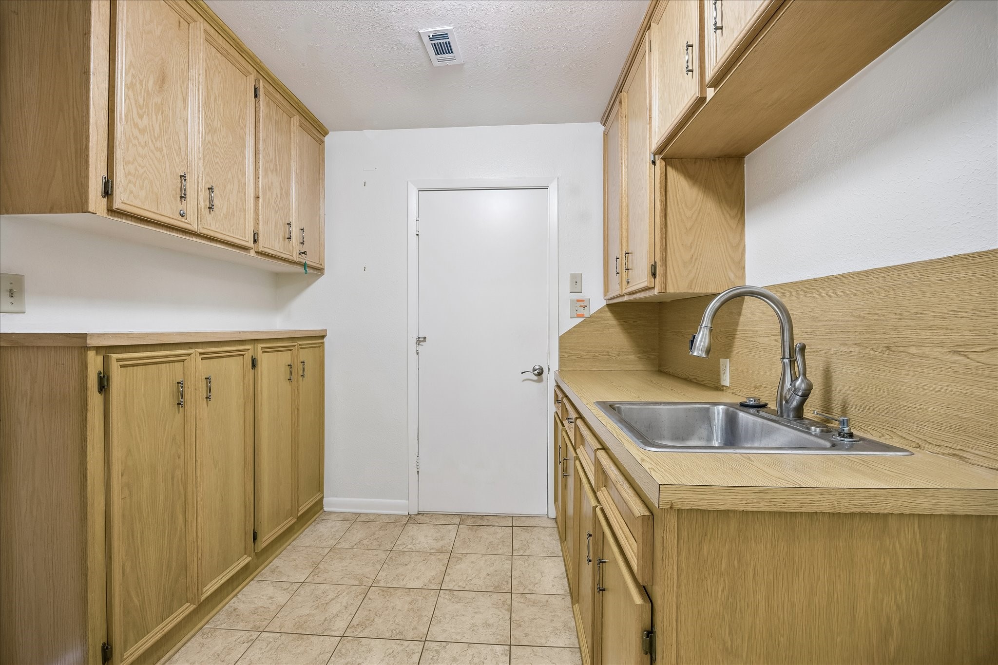9110 Cliffwood Drive Property Photo 20