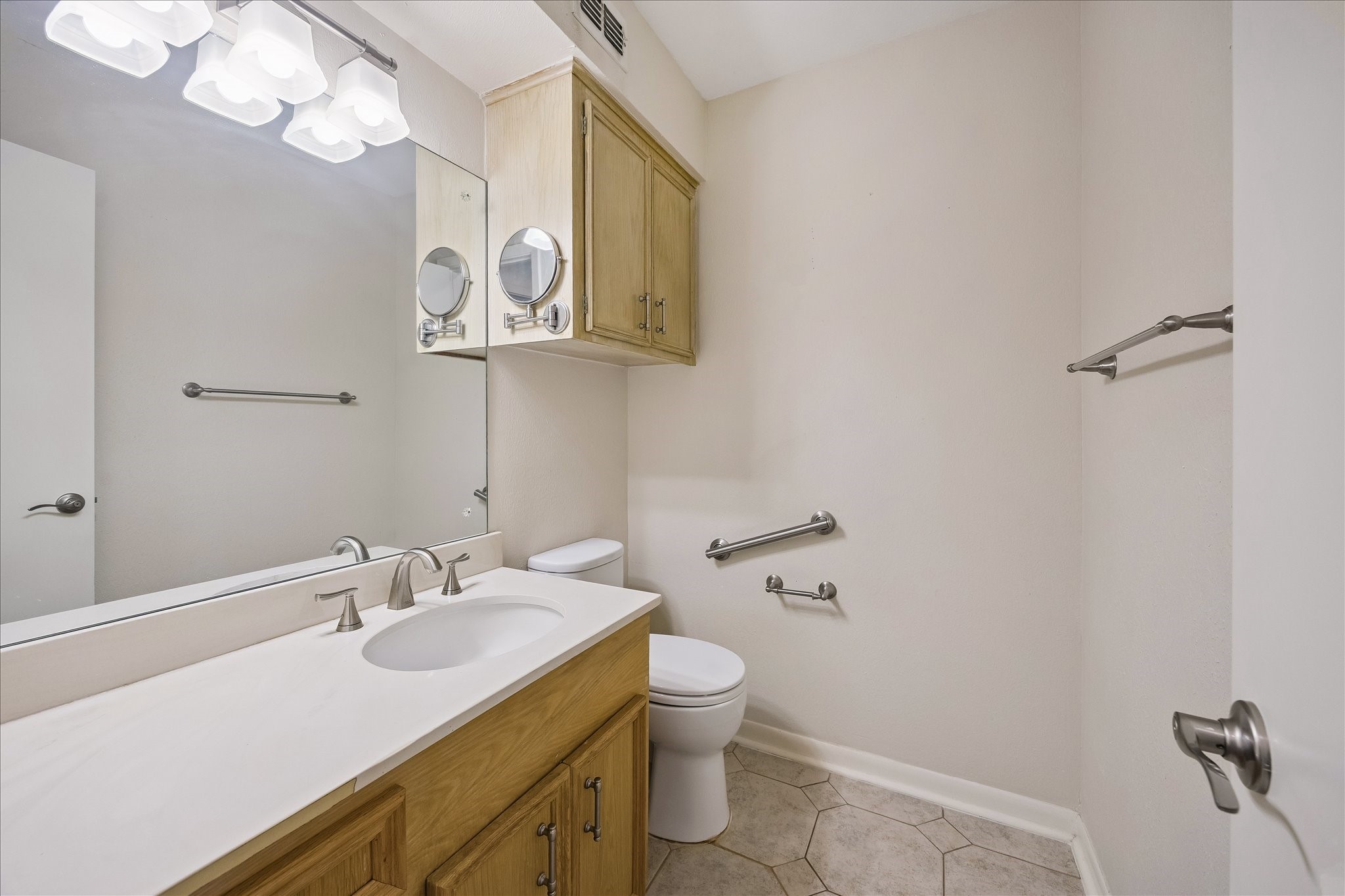 9110 Cliffwood Drive Property Photo 21