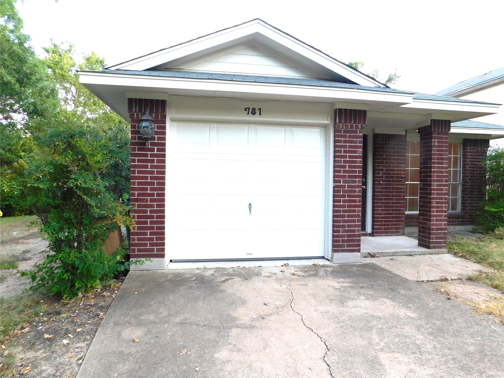 781 Latteridge Drive Property Photo 2