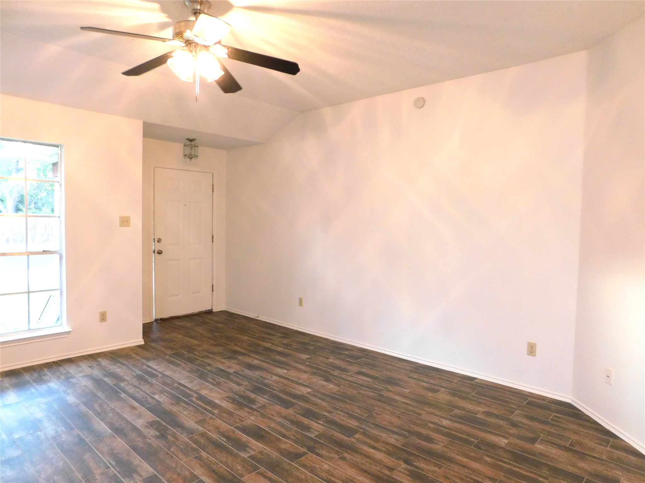 781 Latteridge Drive Property Photo 9