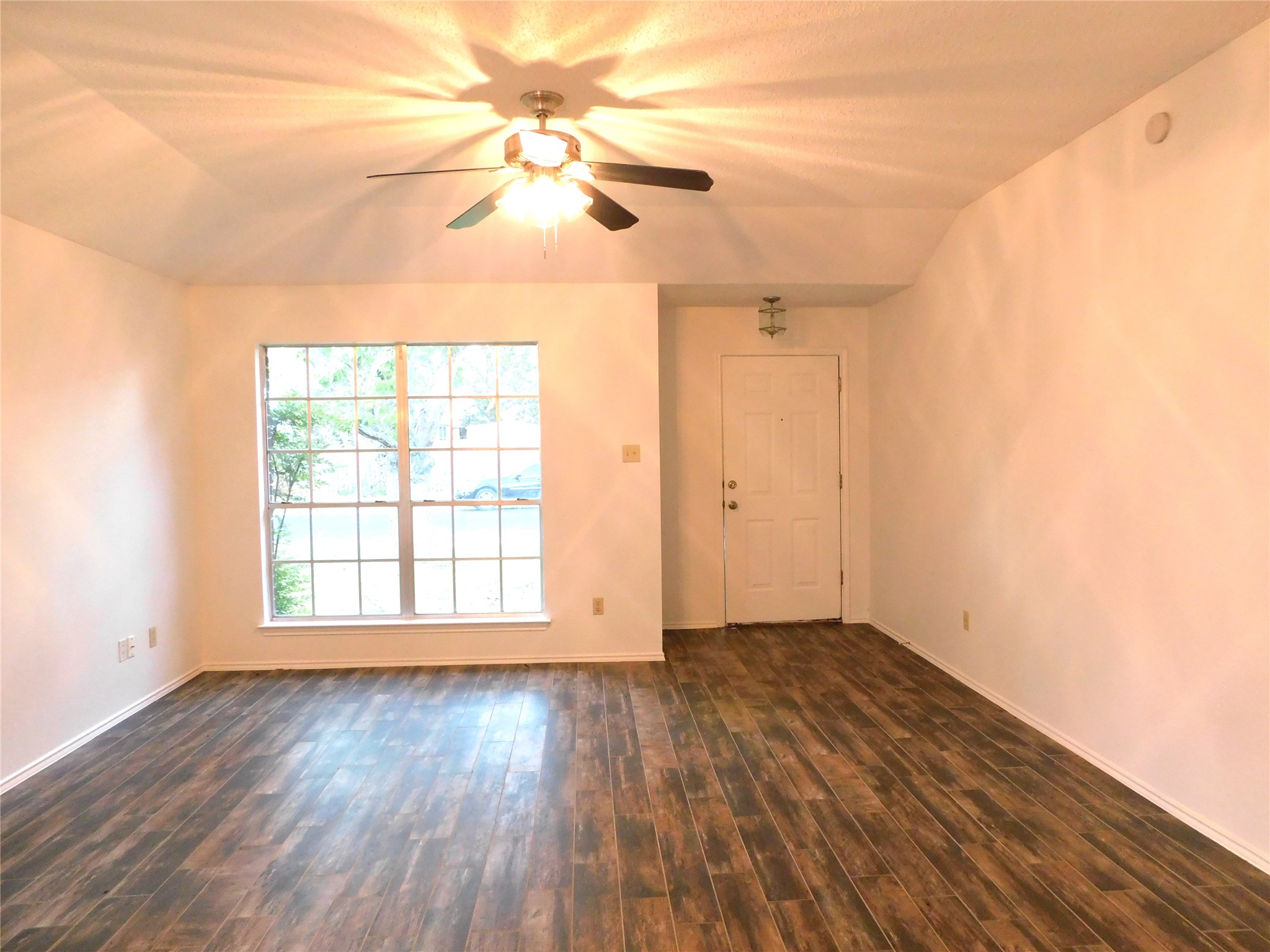 781 Latteridge Drive Property Photo 10