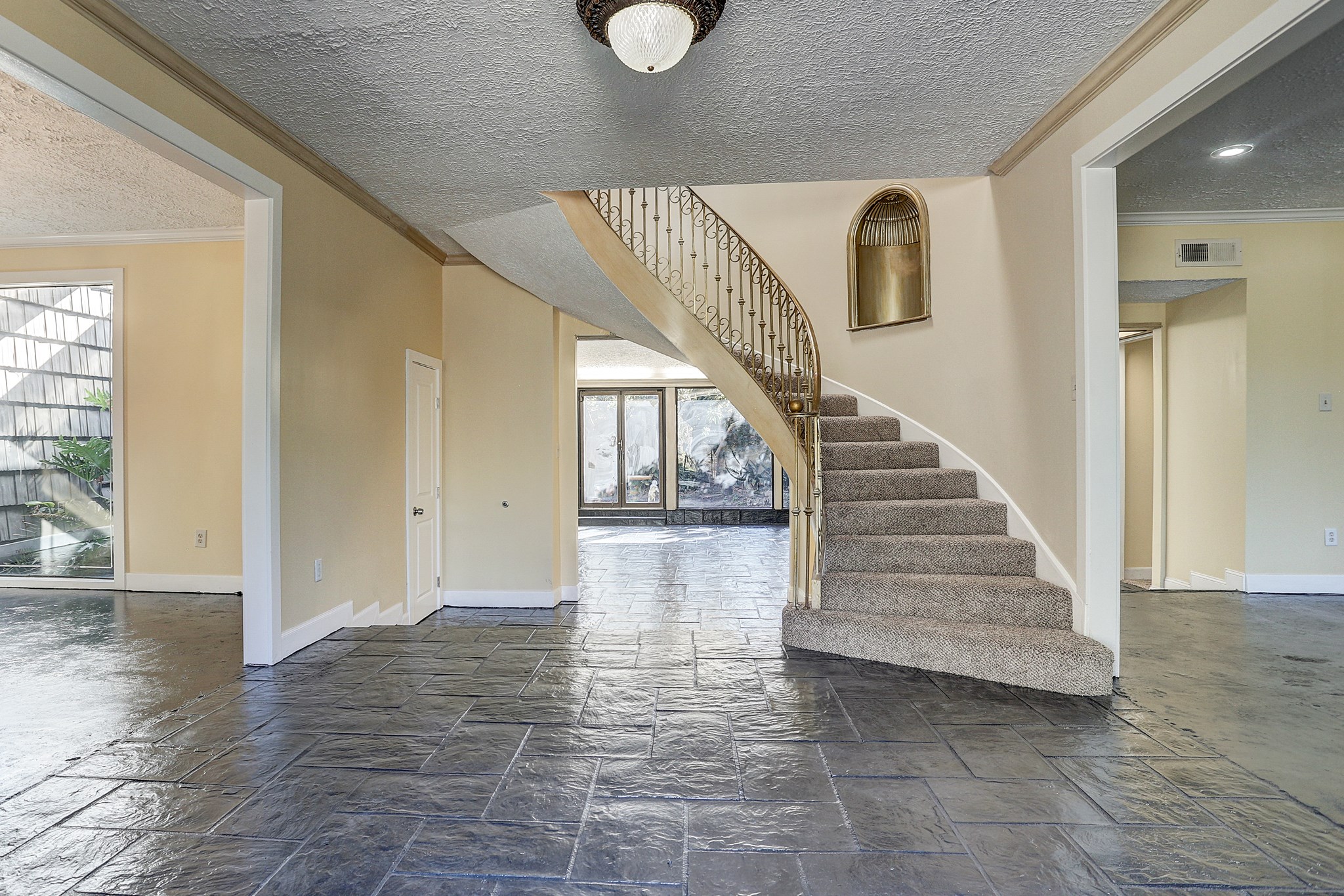 5203 Braesvalley Drive Property Photo 2