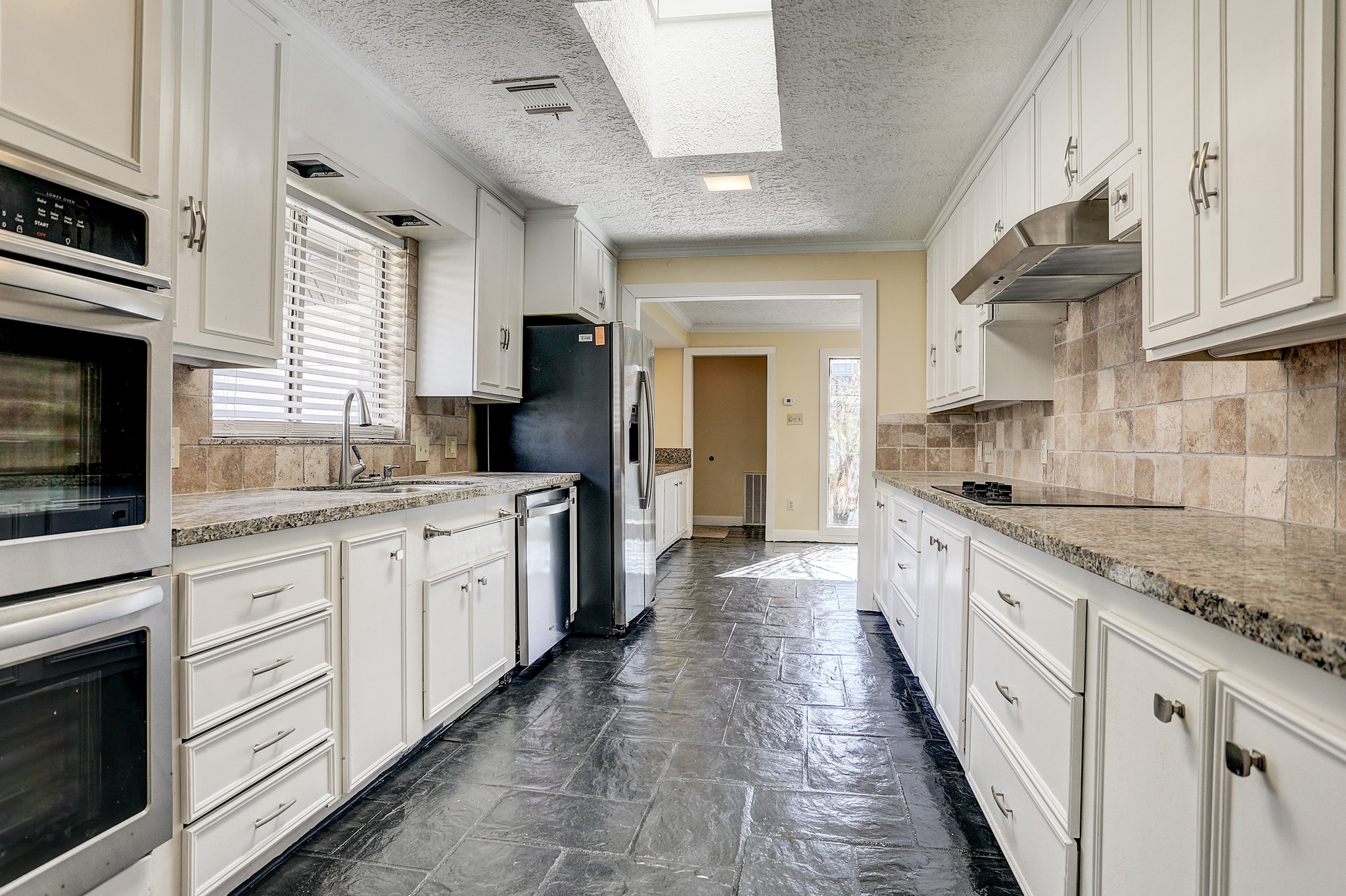 5203 Braesvalley Drive Property Photo 3