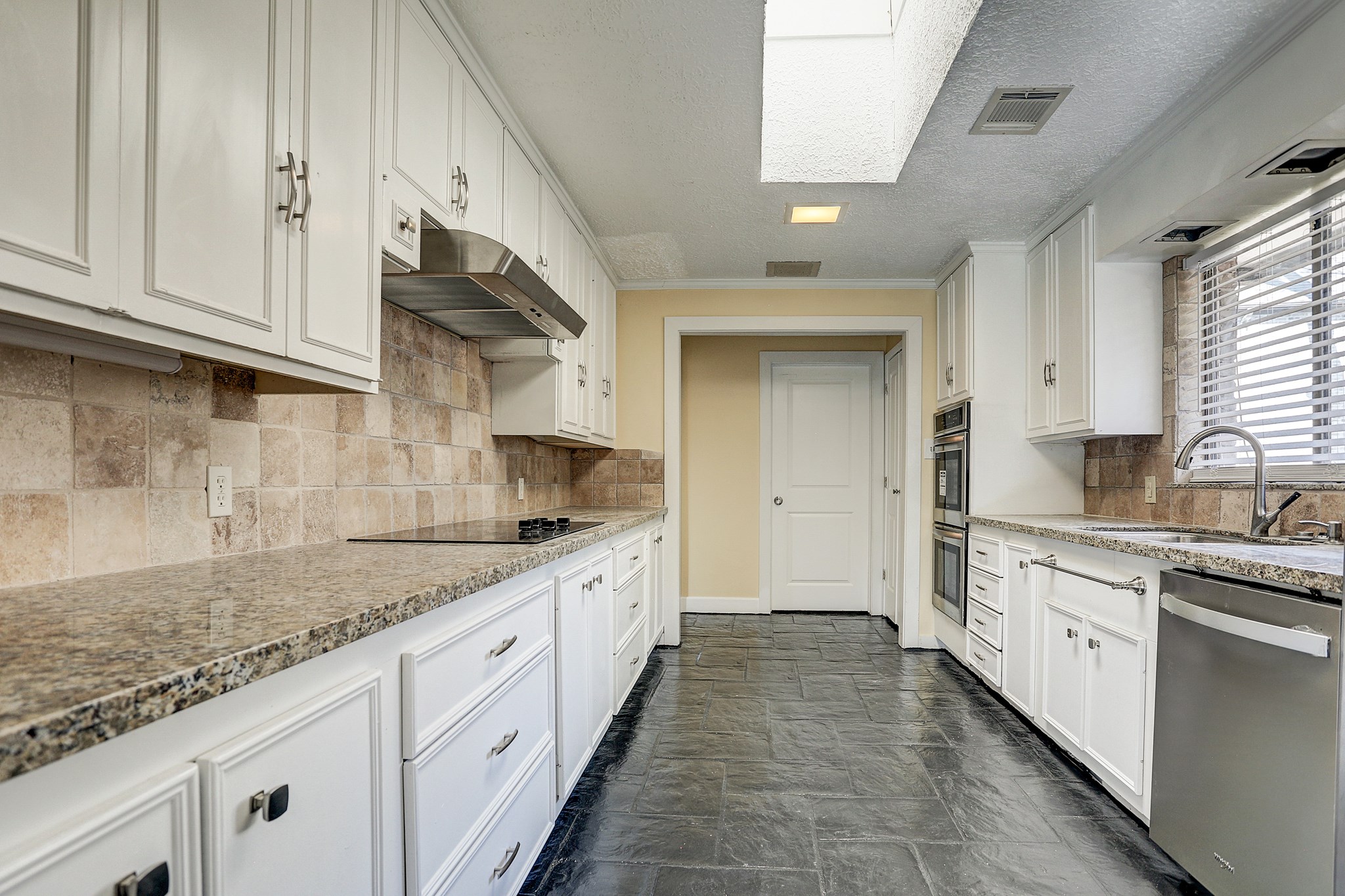 5203 Braesvalley Drive Property Photo 4