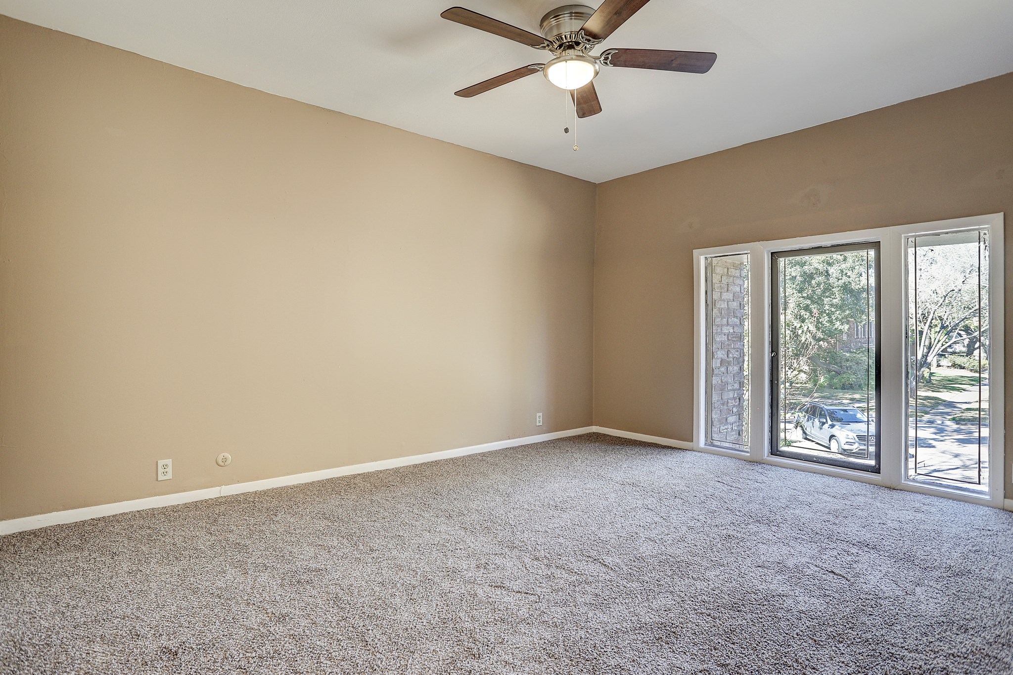 5203 Braesvalley Drive Property Photo 24