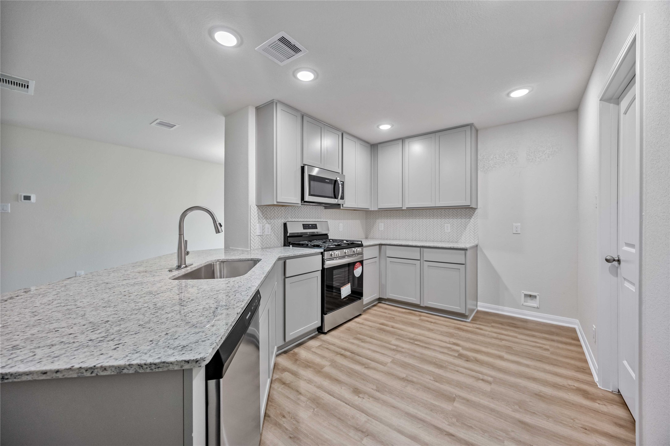 5304 Basquiat Drive Property Photo 8