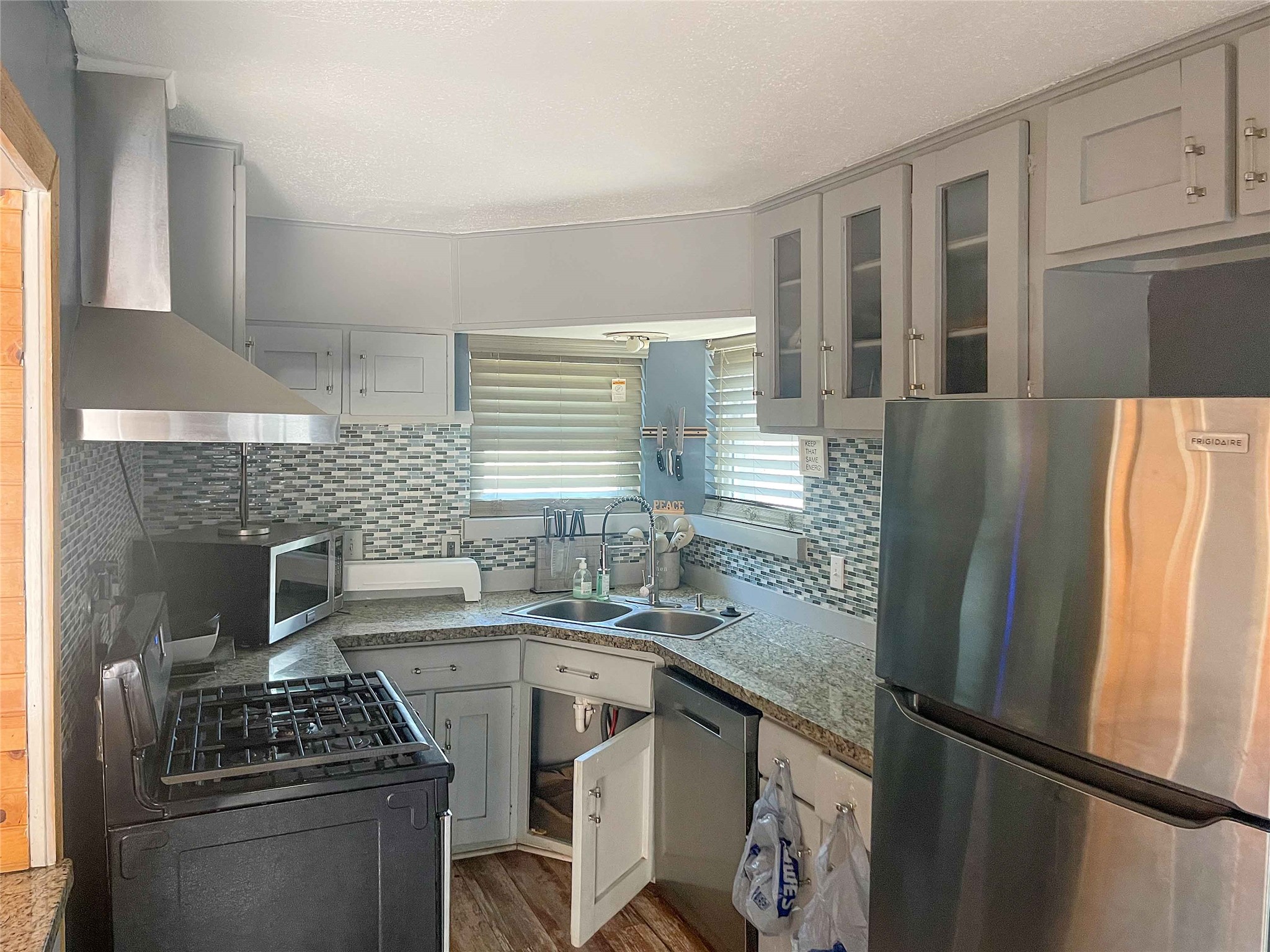 6811 Saint Augustine Street Property Photo 5