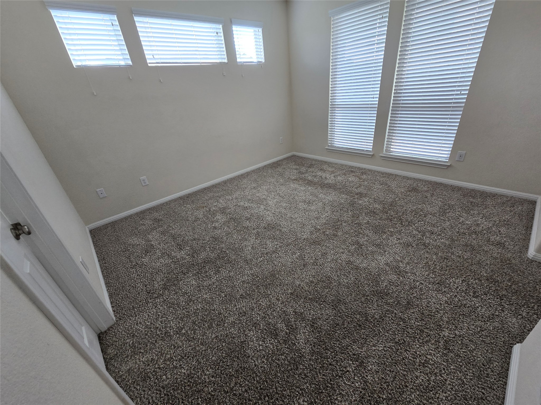 3240 E Whitestone Boulevard 49 Property Photo 12