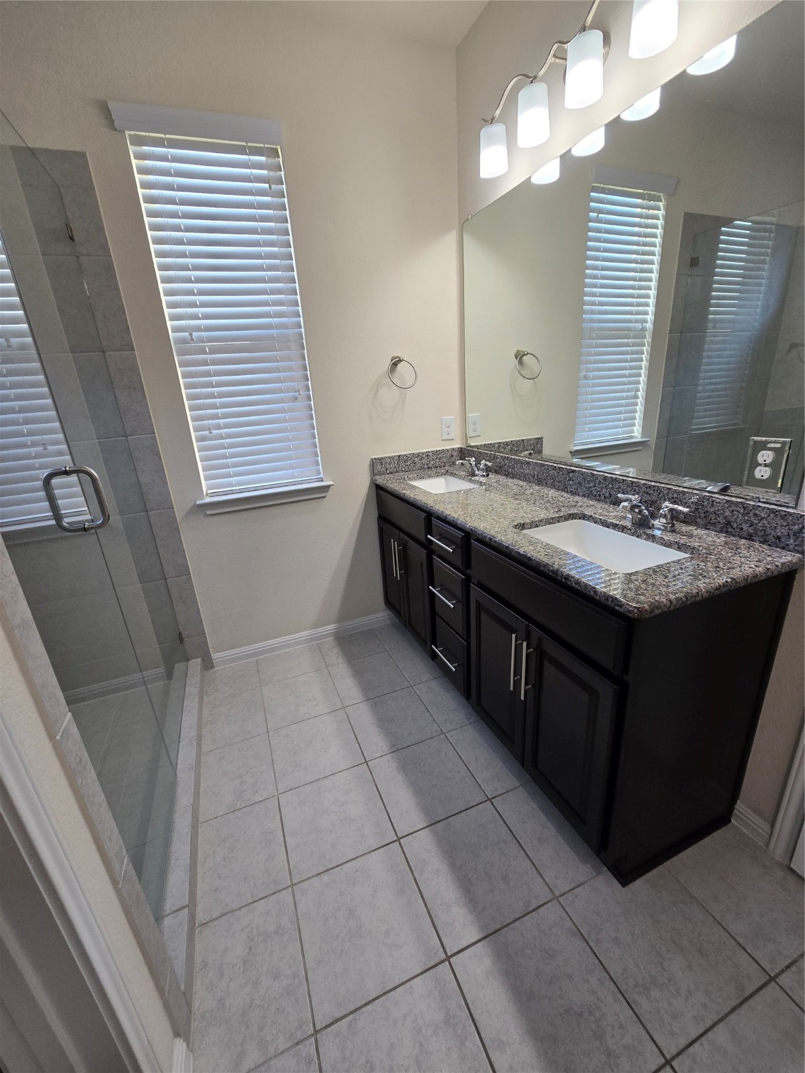 3240 E Whitestone Boulevard 49 Property Photo 13