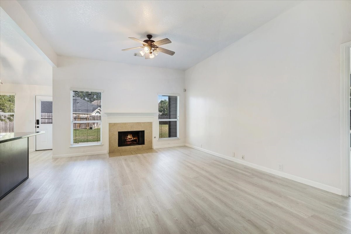 29927 Sunwillow Creek Drive Property Photo 5