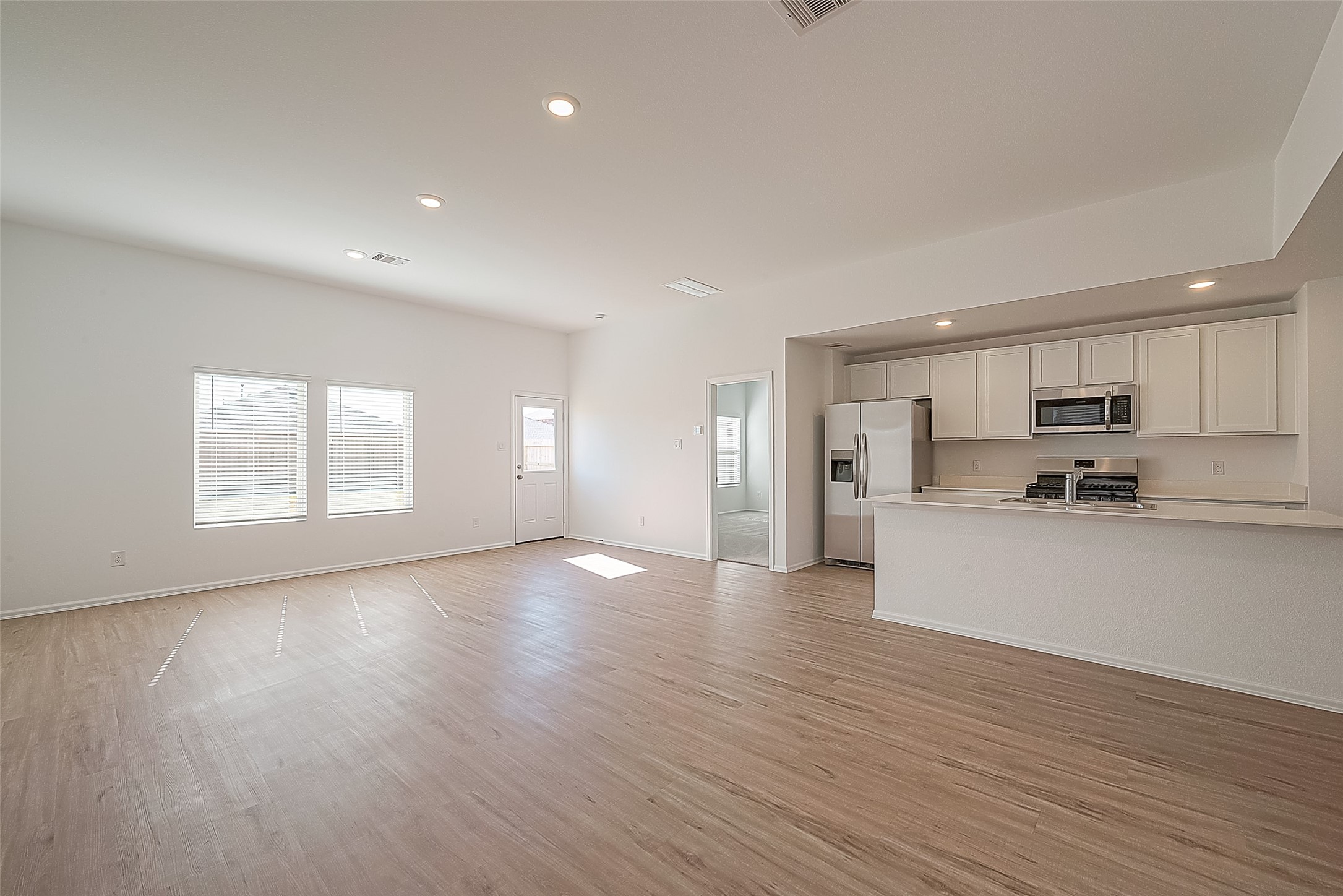 27123 Breakaway Lane Property Photo 6