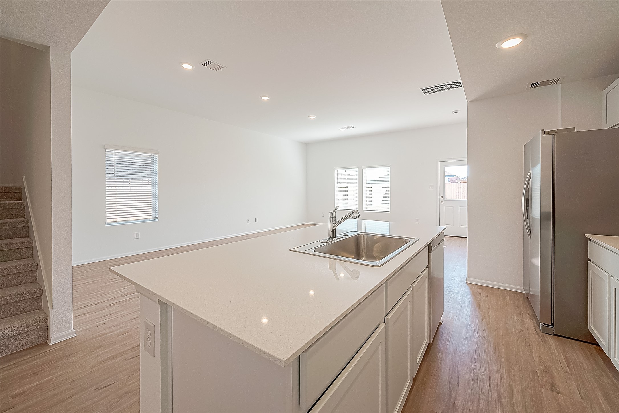 27123 Breakaway Lane Property Photo 9