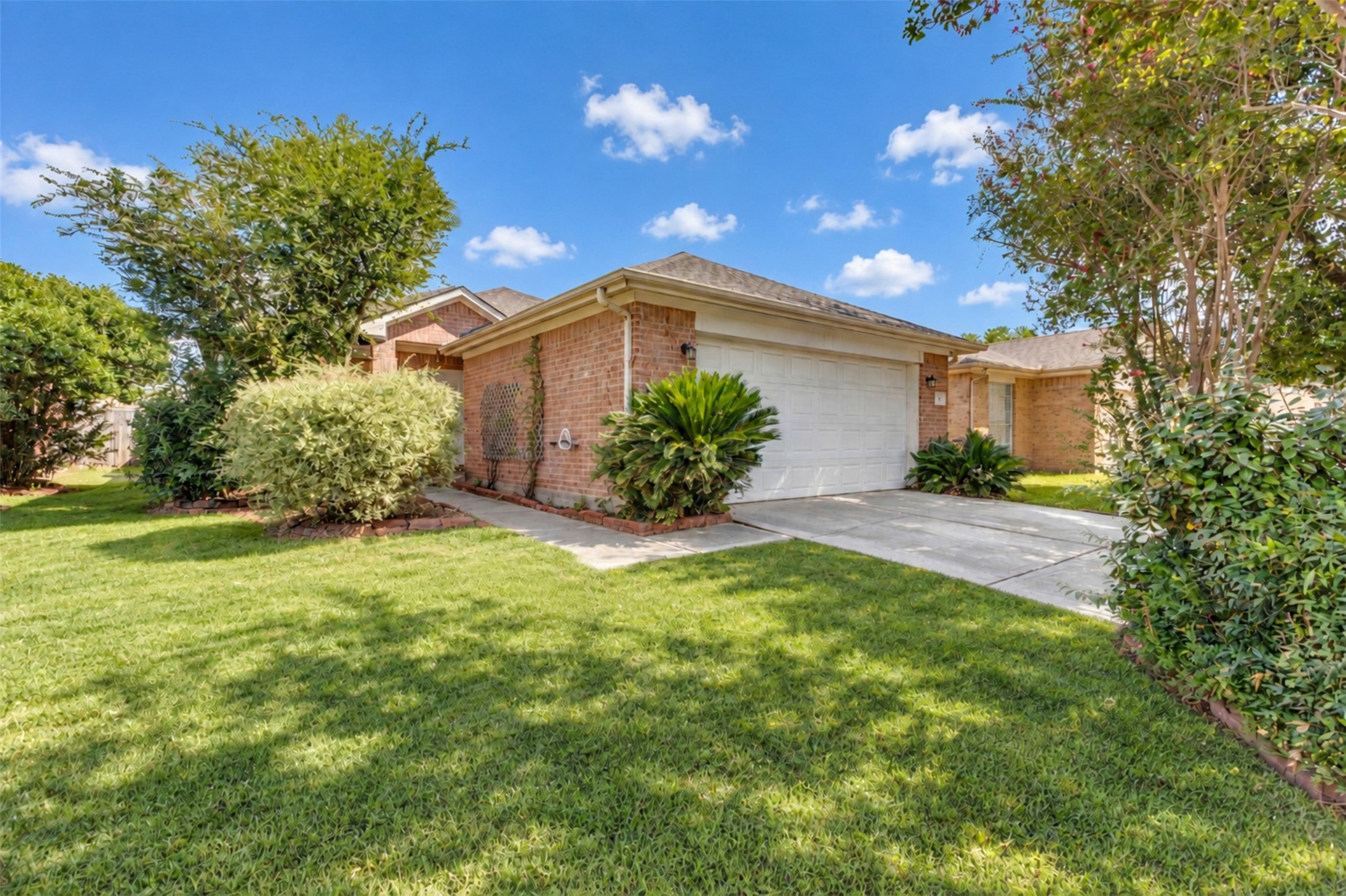 7434 Parkland Manor Drive Property Photo 1