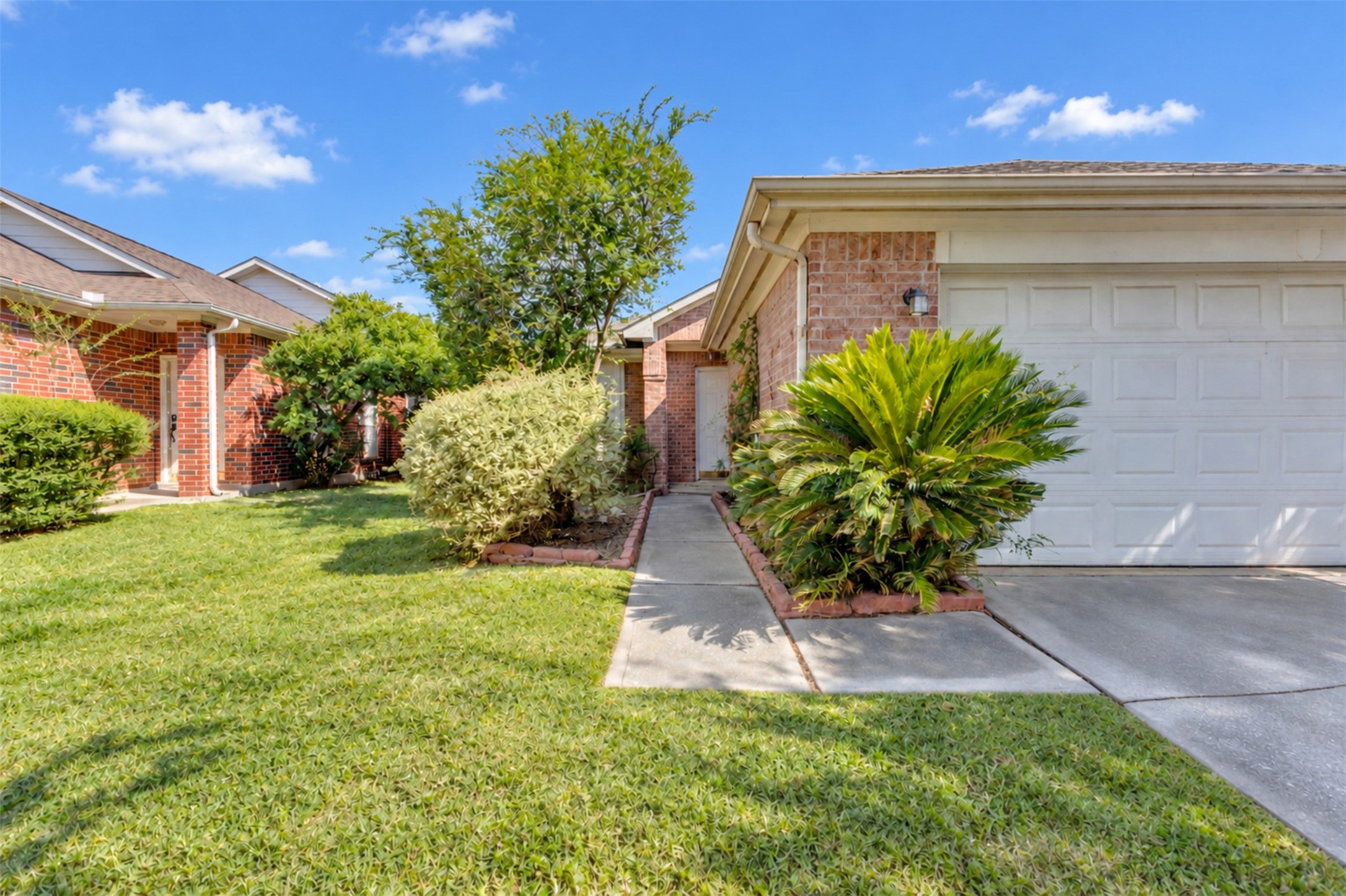7434 Parkland Manor Drive Property Photo 2