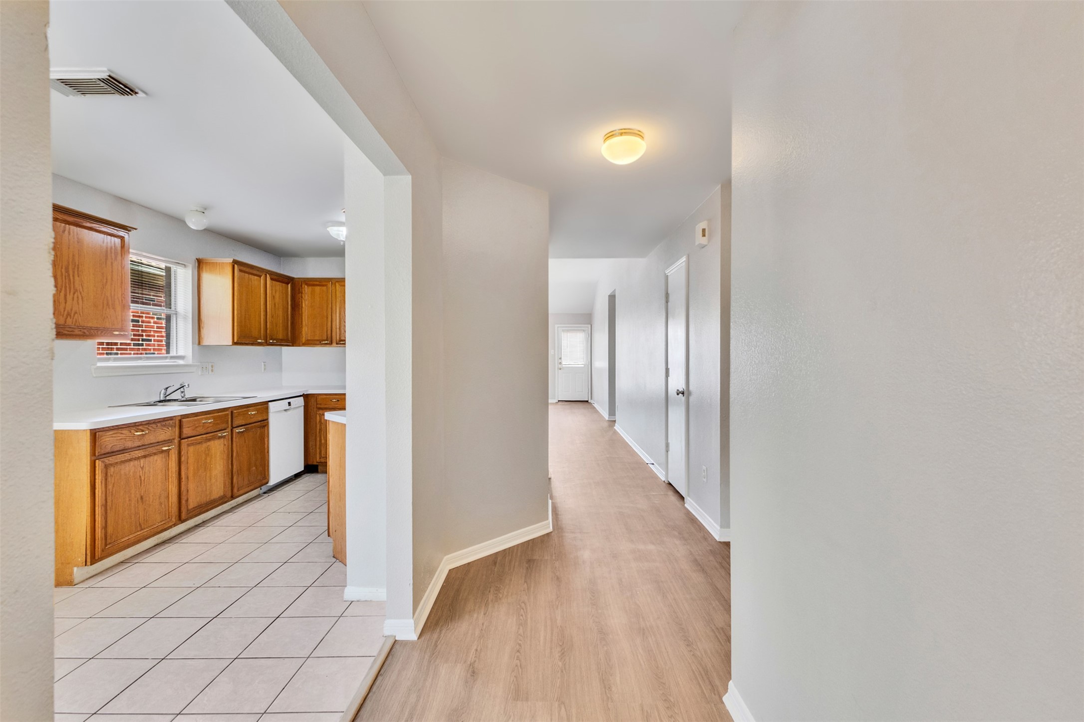 7434 Parkland Manor Drive Property Photo 3