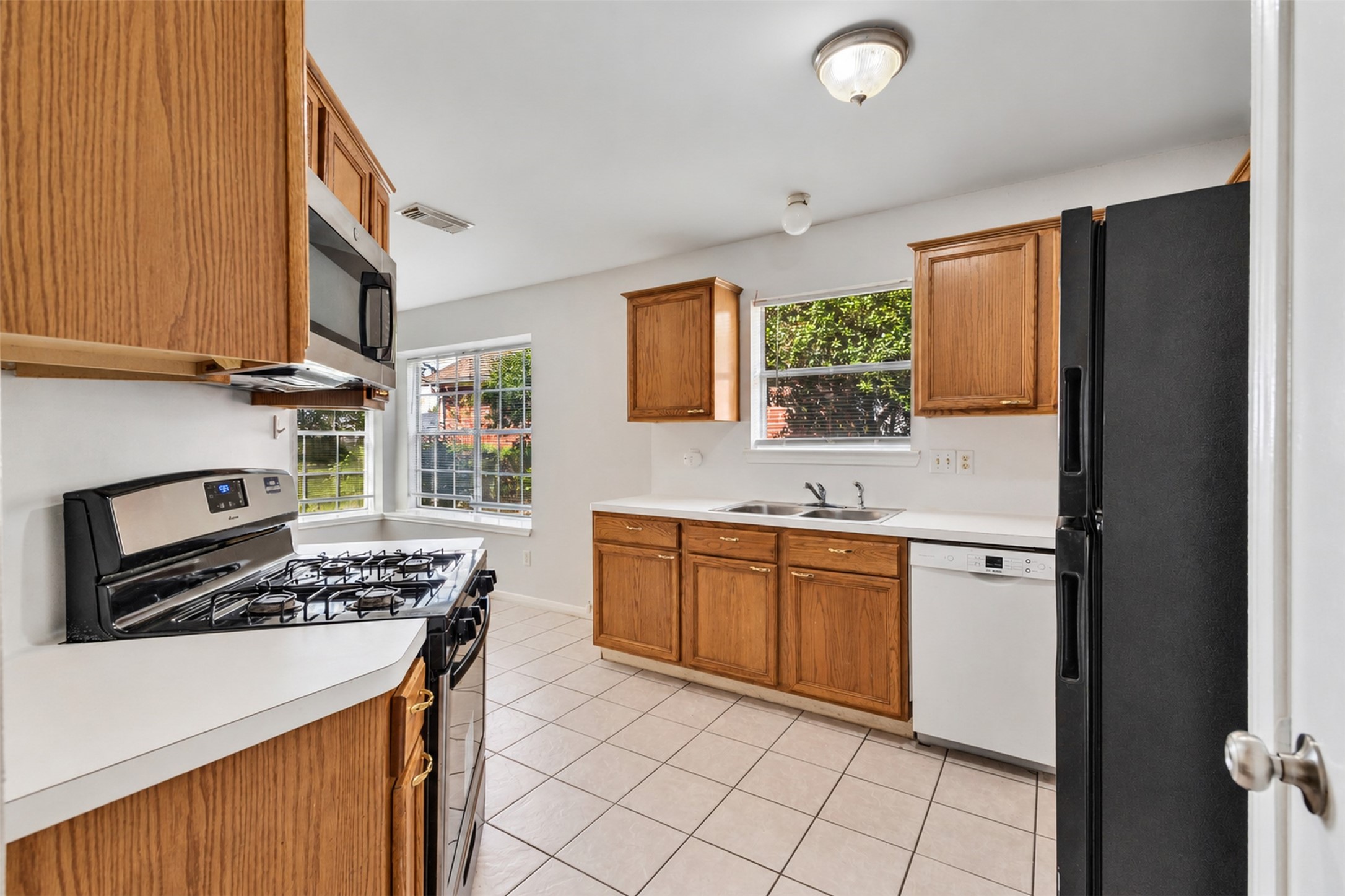 7434 Parkland Manor Drive Property Photo 6