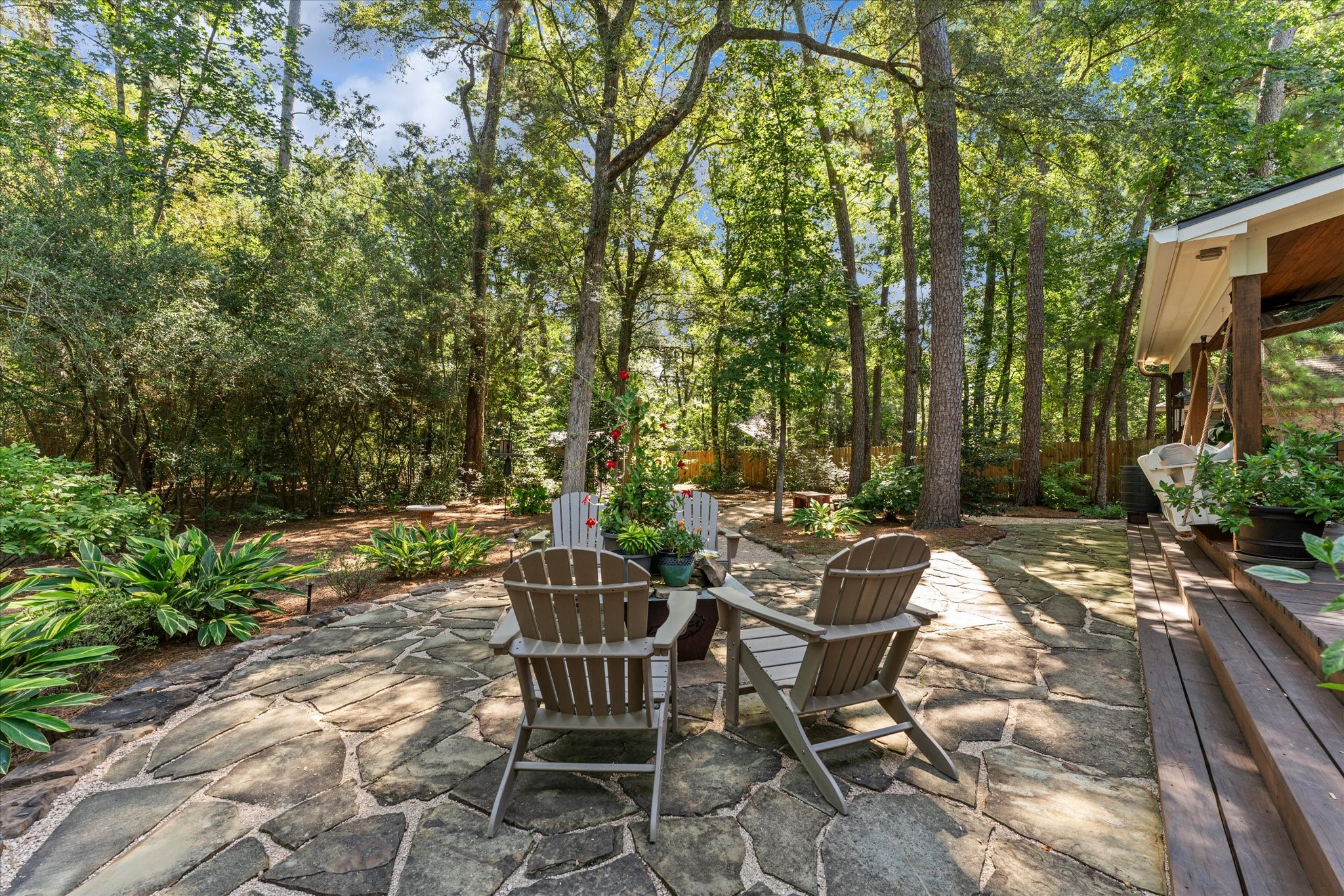 50 N Hollylaurel Circle Property Photo 2