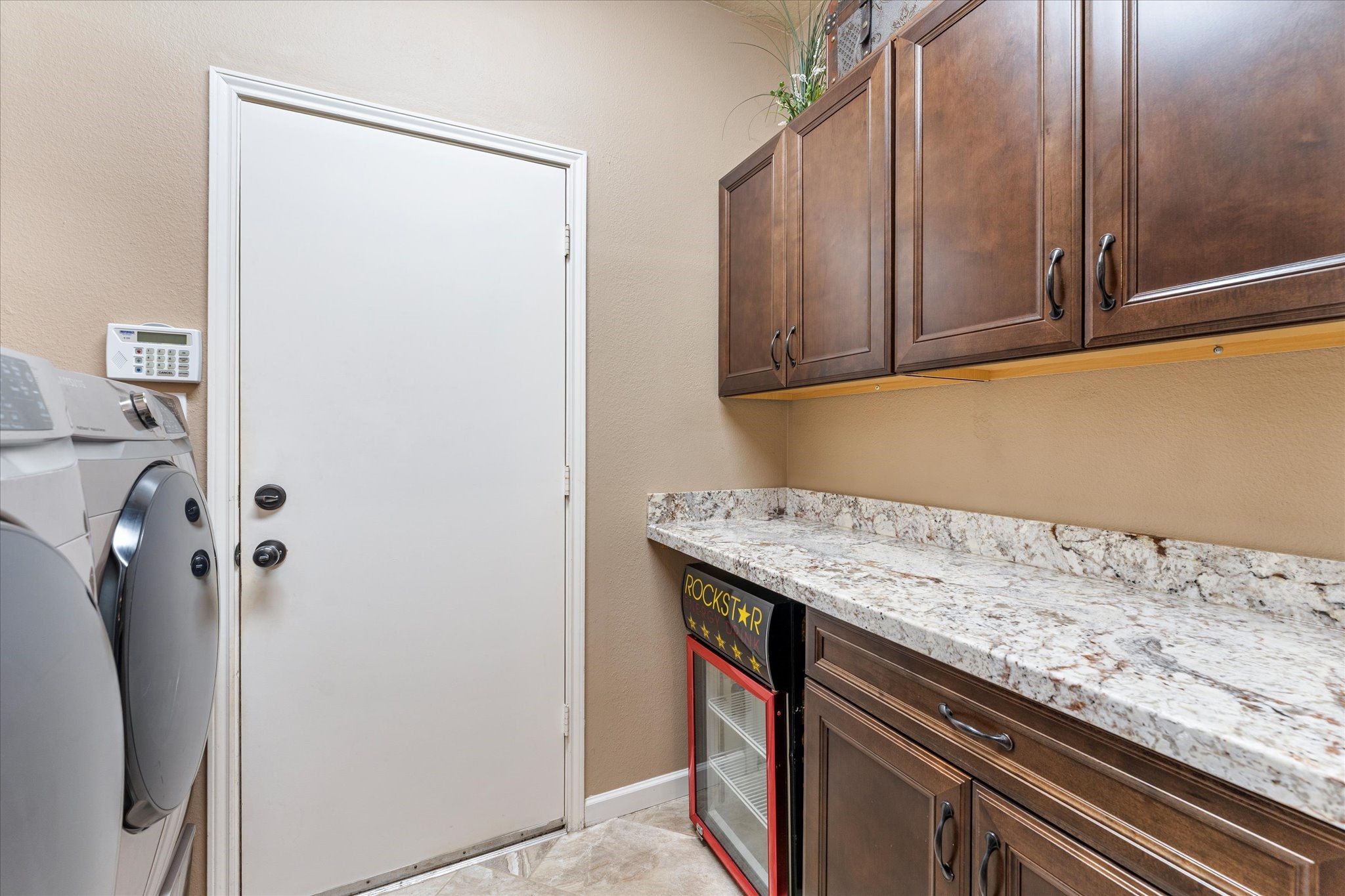 50 N Hollylaurel Circle Property Photo 15