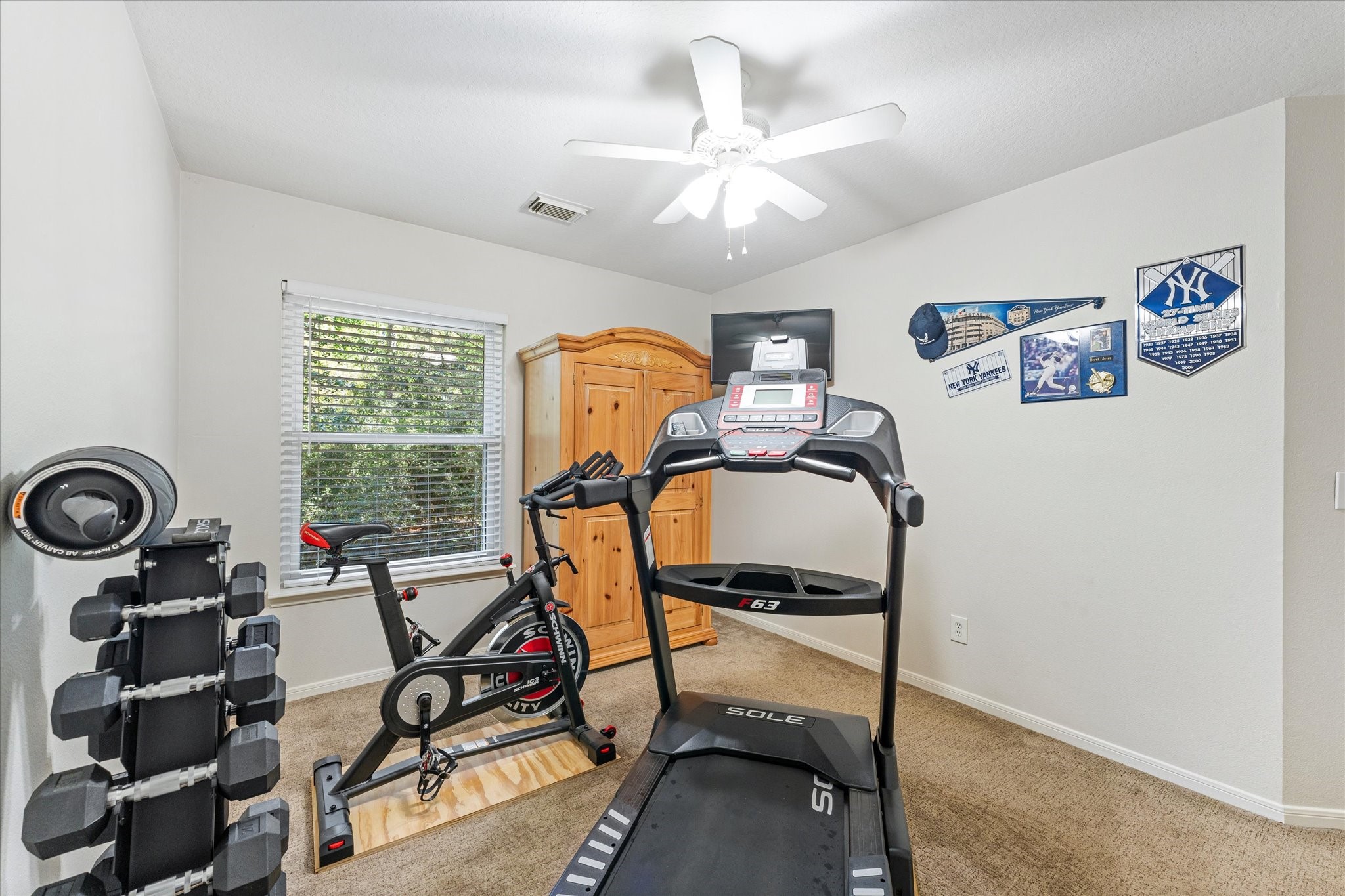 50 N Hollylaurel Circle Property Photo 18