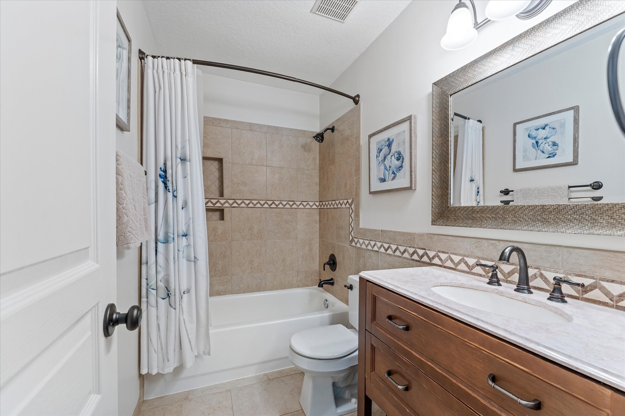 50 N Hollylaurel Circle Property Photo 20