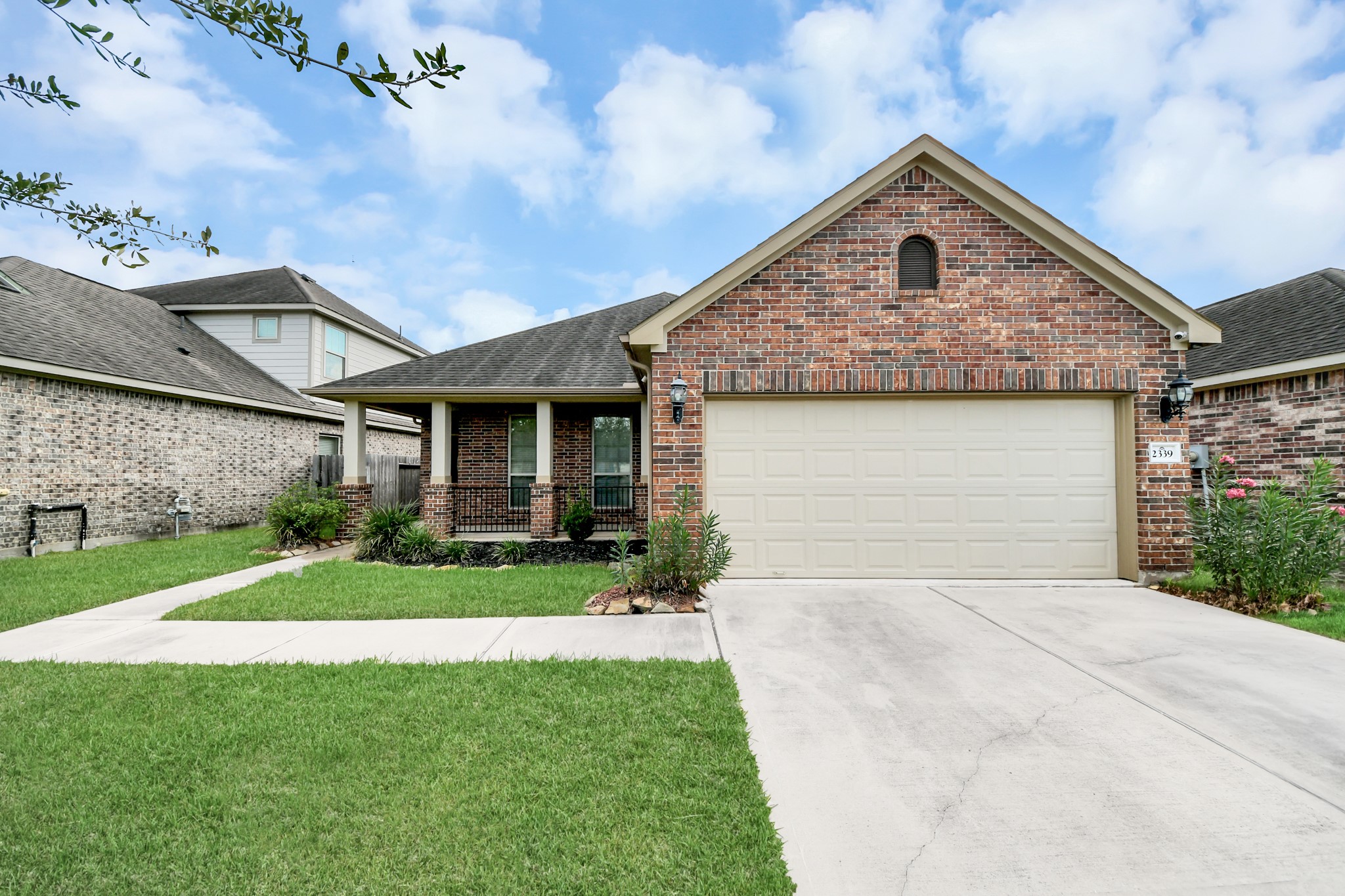2339 Argos Drive Property Photo 2