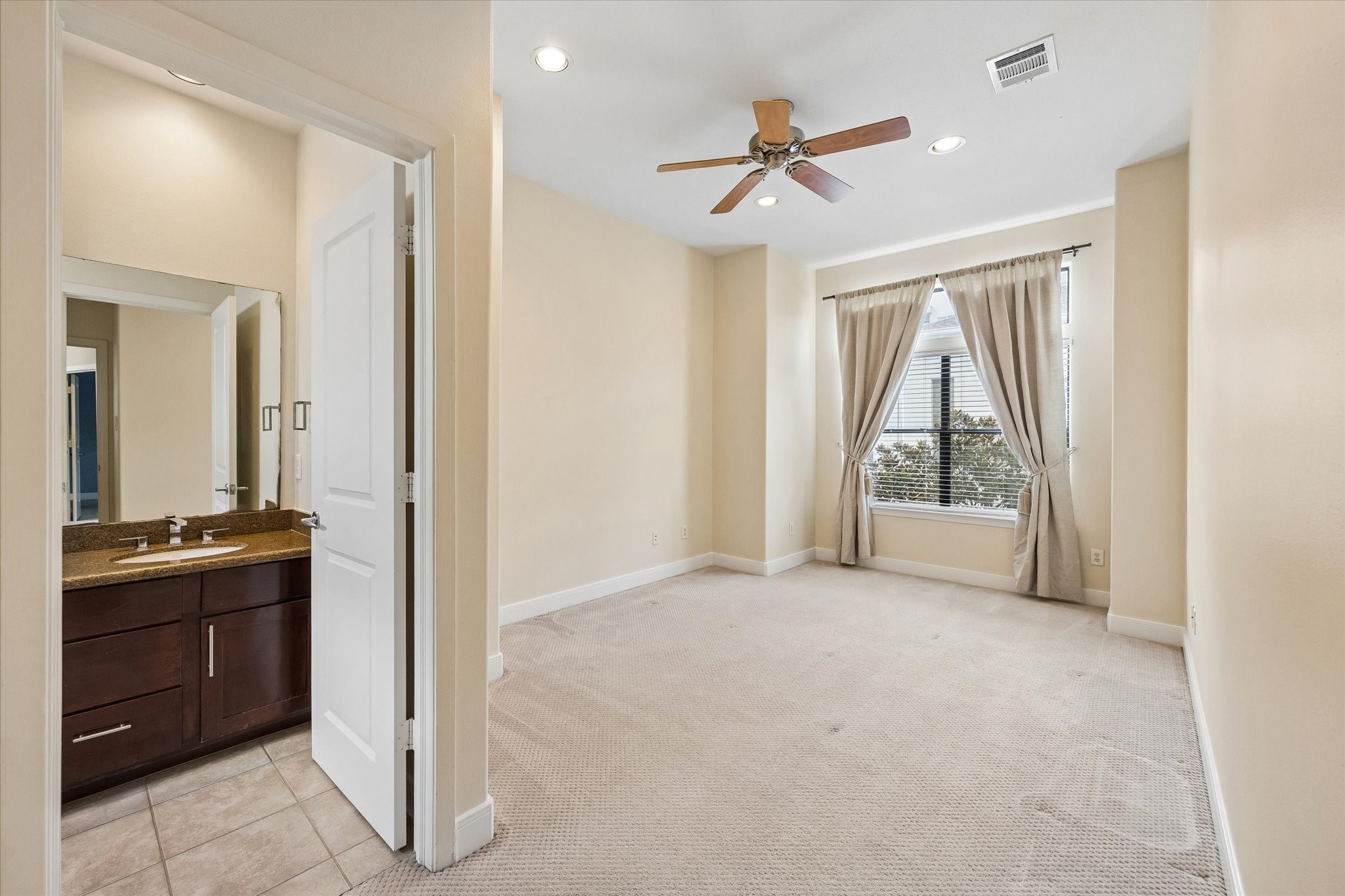 1912 Woodbury Street Property Photo 11