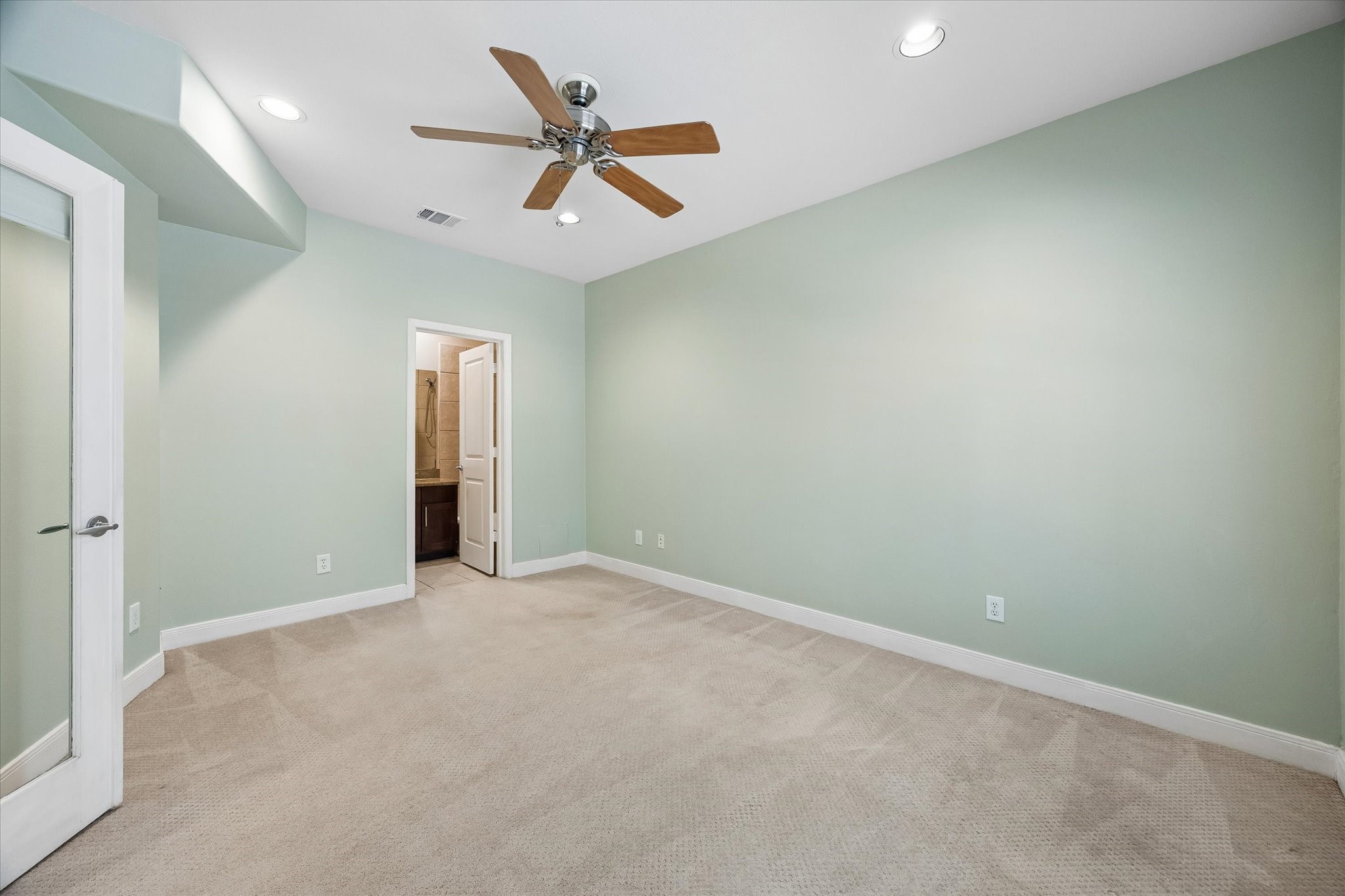 1912 Woodbury Street Property Photo 14