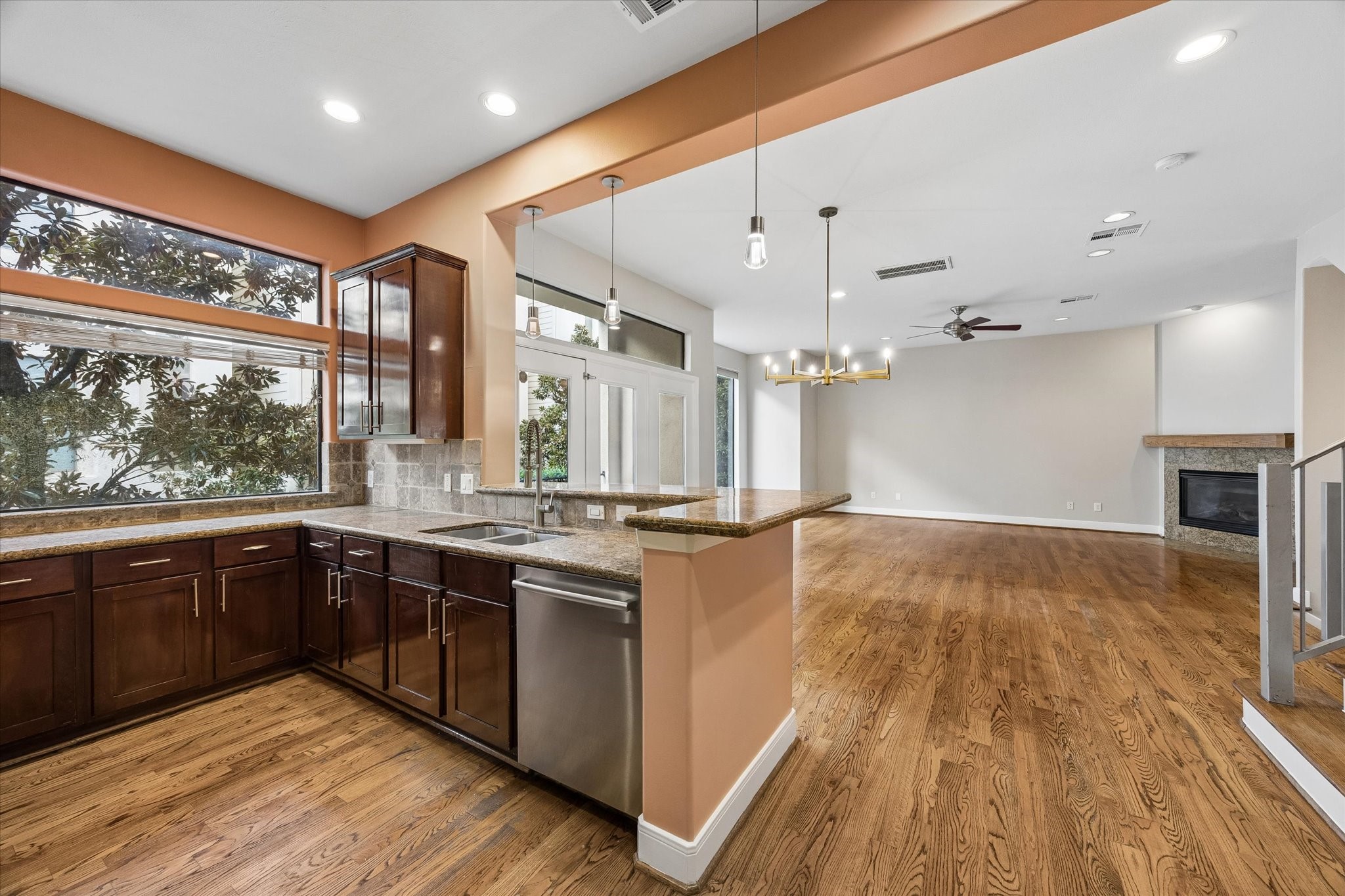 1912 Woodbury Street Property Photo 22