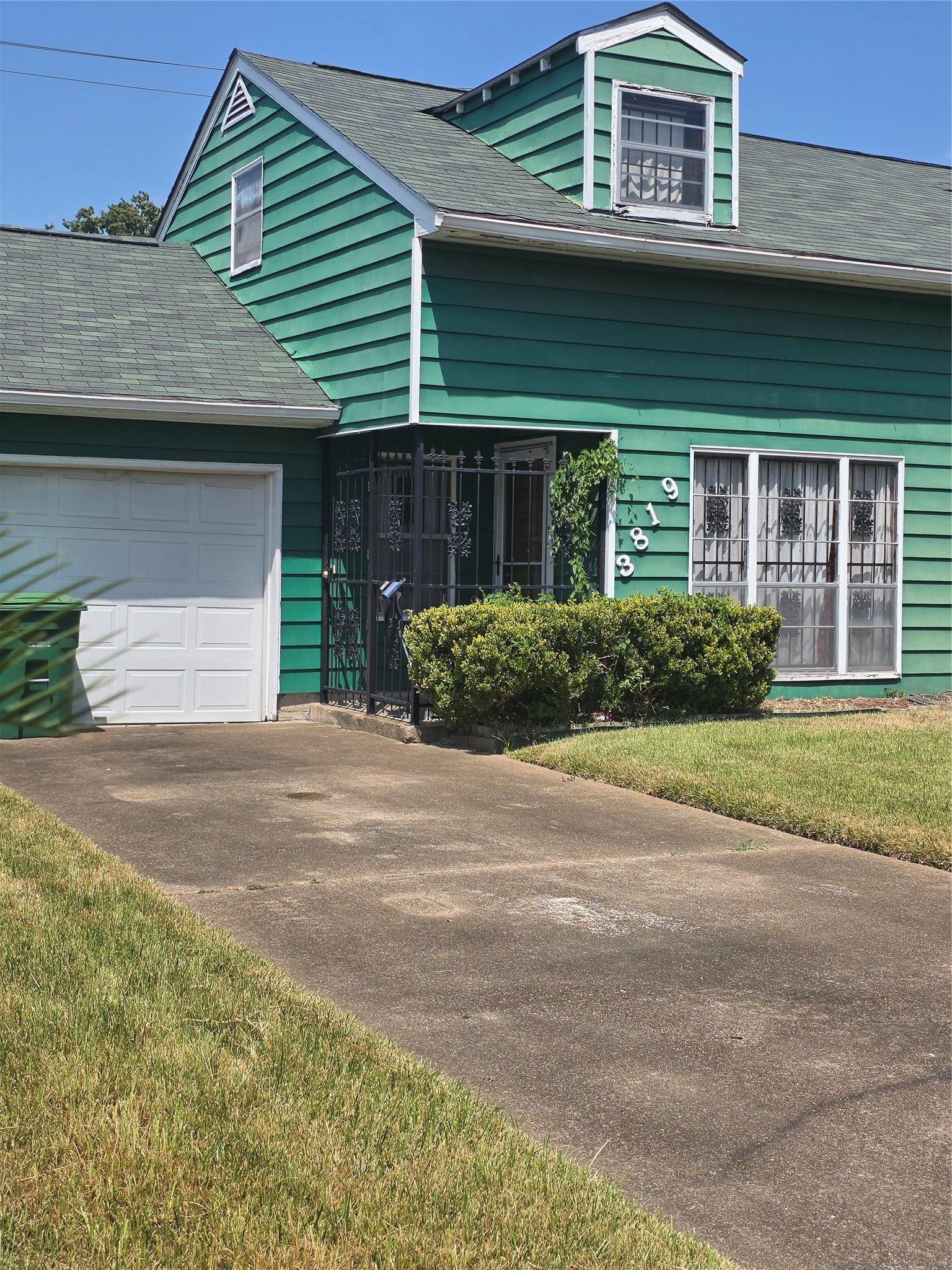 3819 Alberta Street Property Photo 2