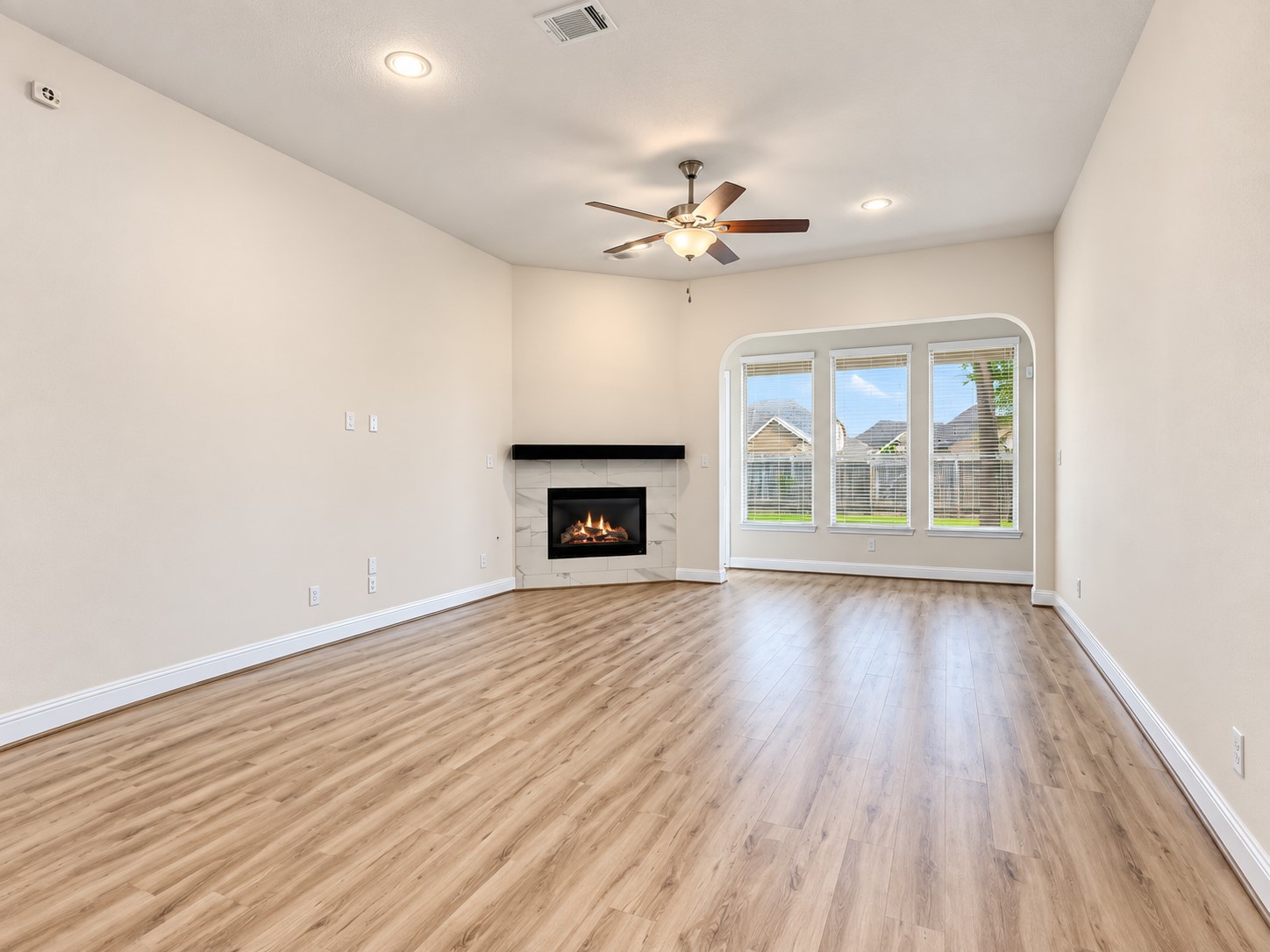 20306 Windsor Field Property Photo 15