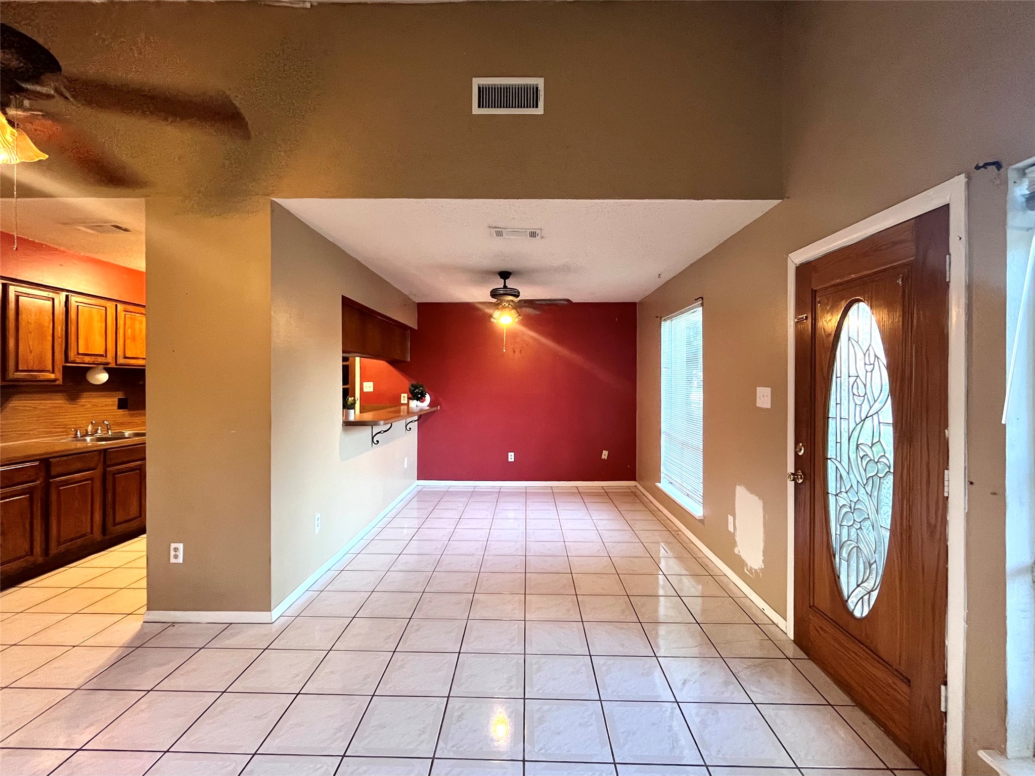 612 Earls Court Property Photo 2