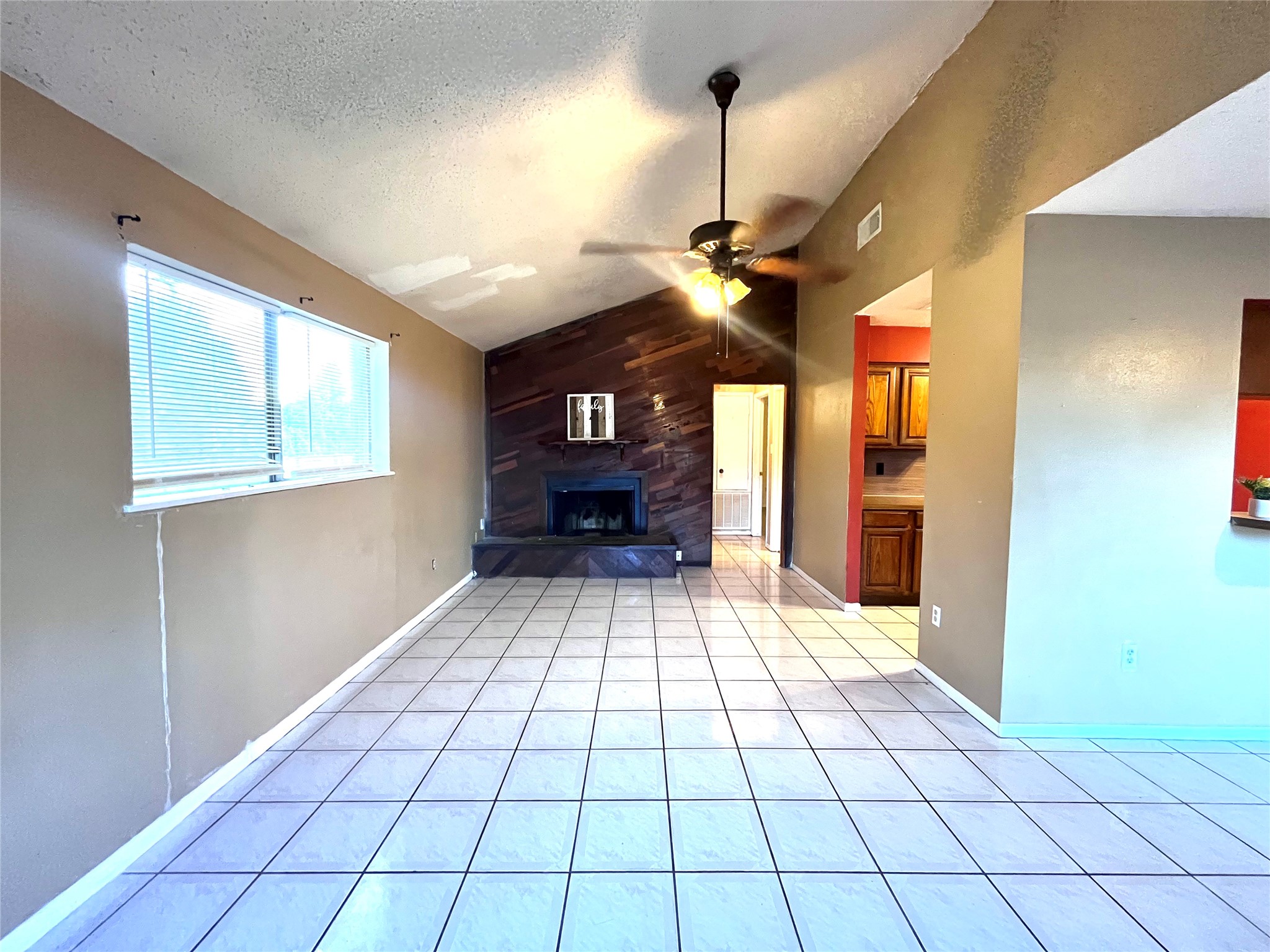 612 Earls Court Property Photo 6