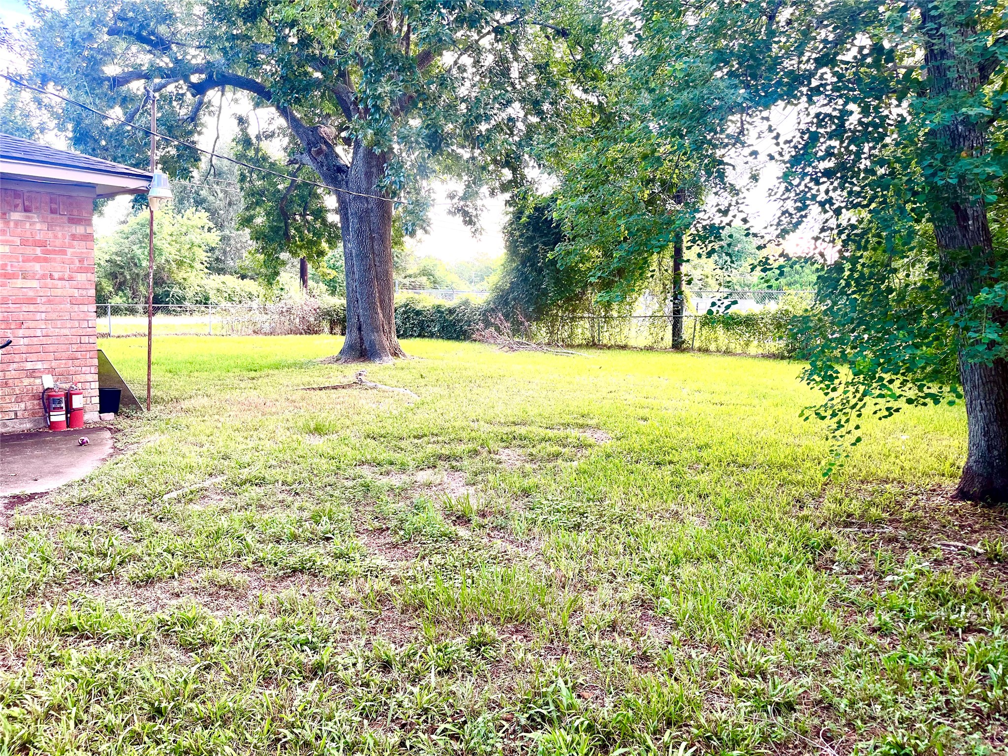 612 Earls Court Property Photo 9