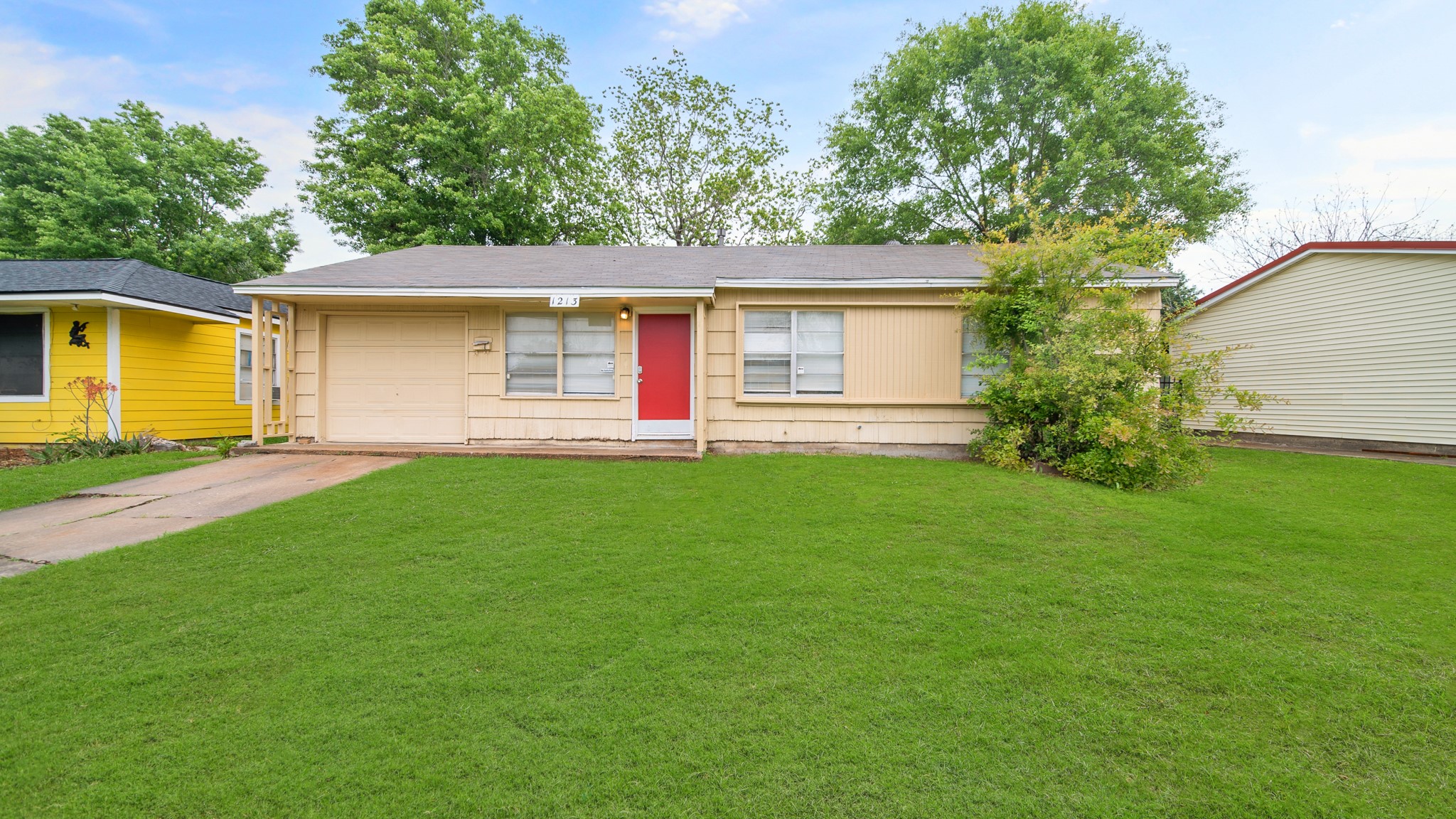 1213 Hector Avenue Property Photo 1