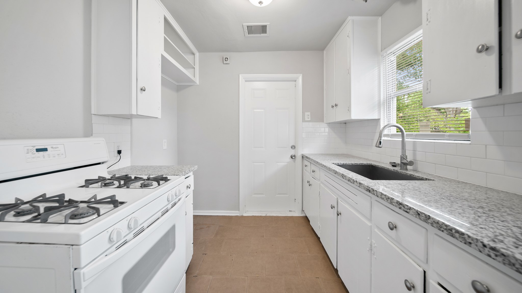 1213 Hector Avenue Property Photo 3