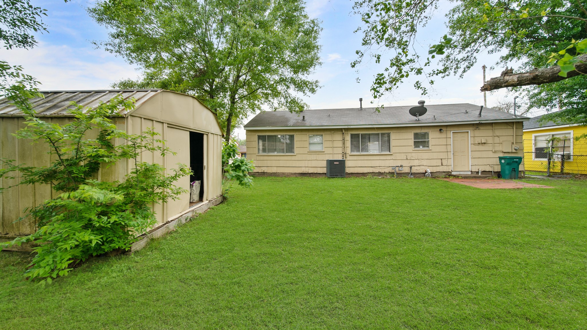 1213 Hector Avenue Property Photo 10