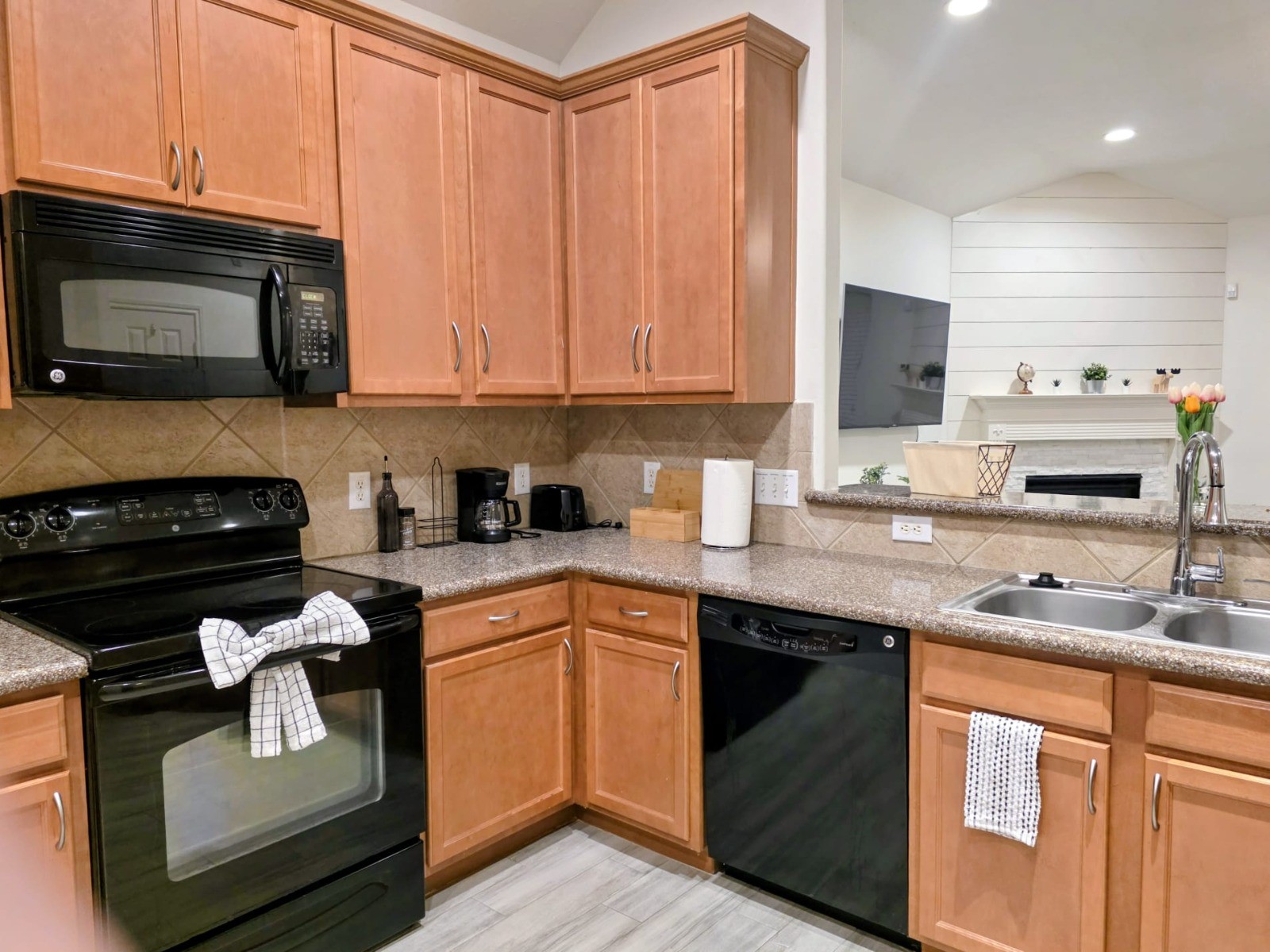 7419 Avalon Trce Property Photo 1