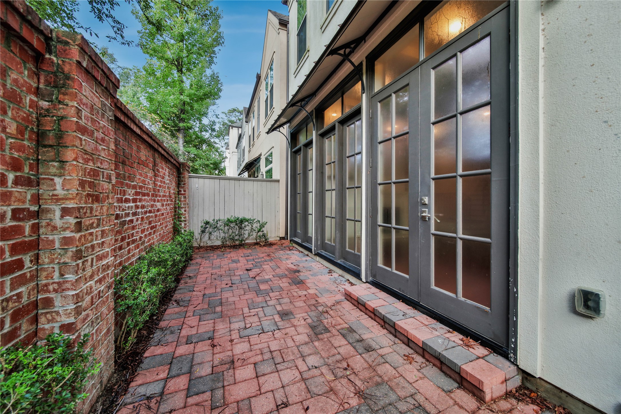 42 Wooded Park Place Property Photo 3