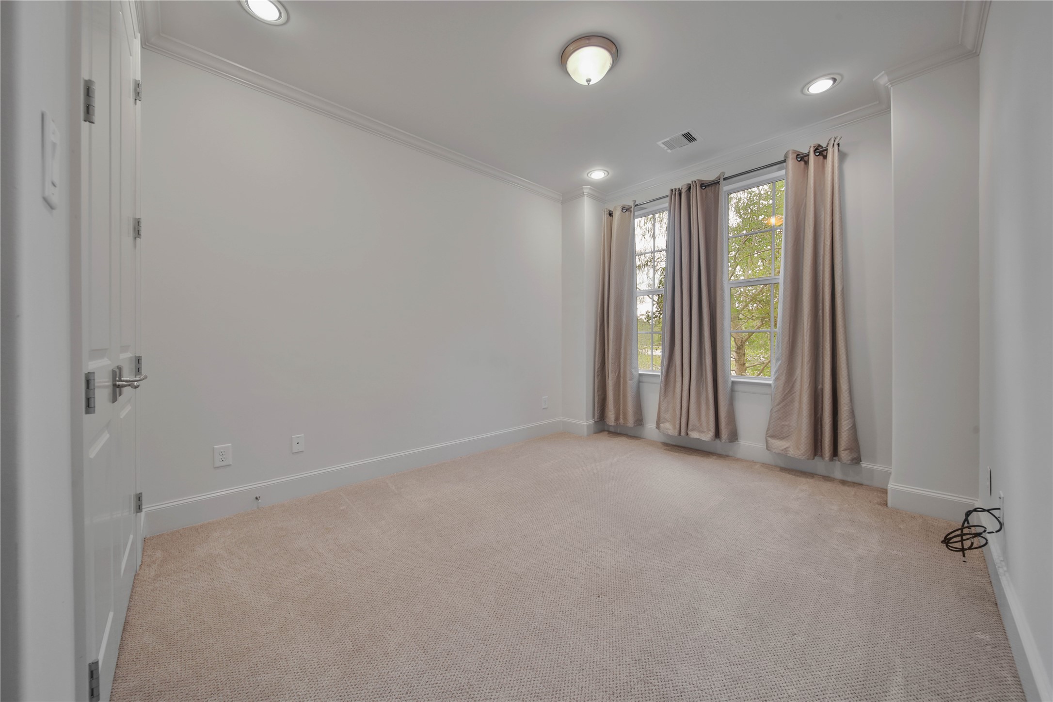 42 Wooded Park Place Property Photo 13