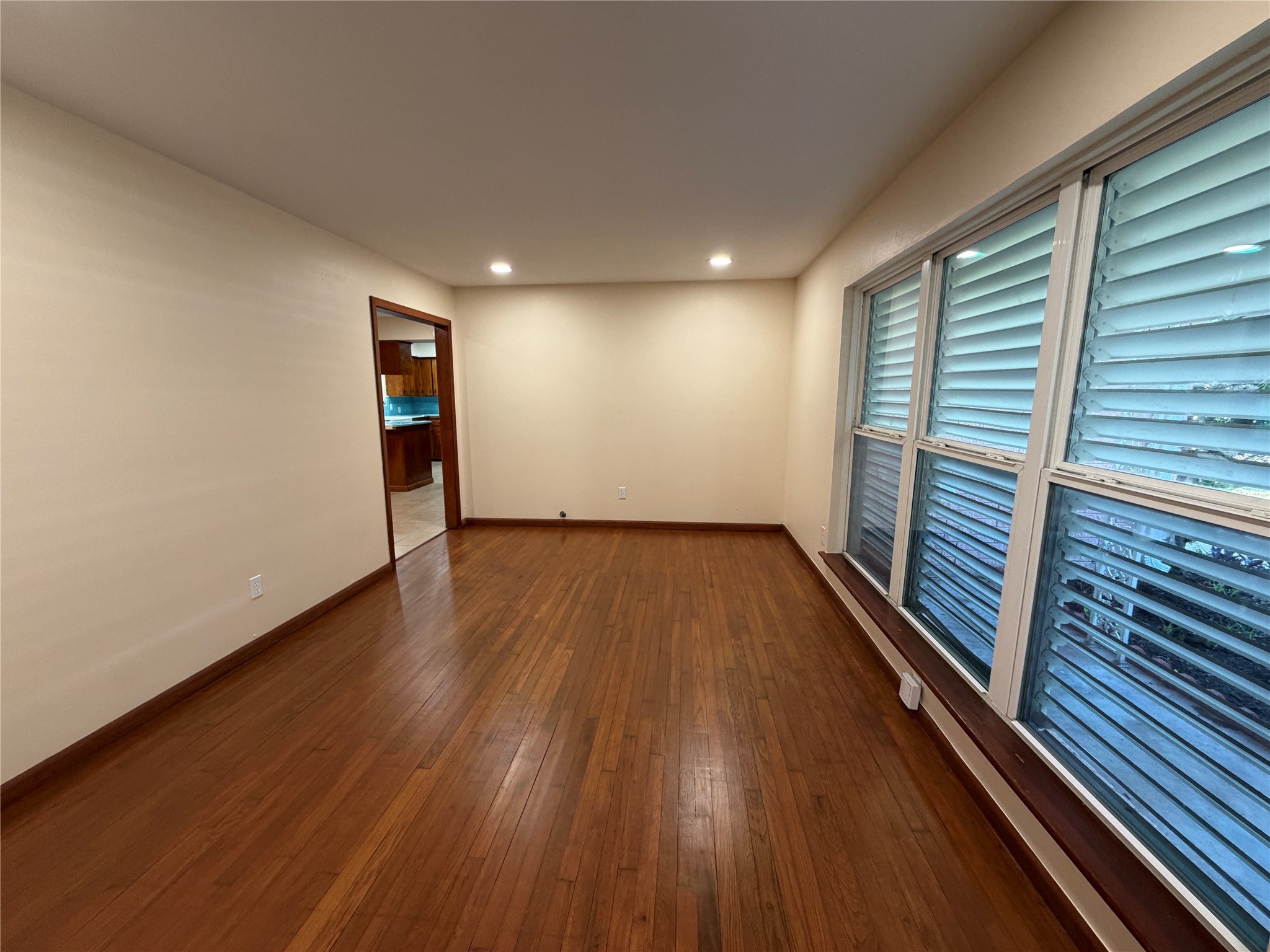 2015 51st Street Property Photo 4