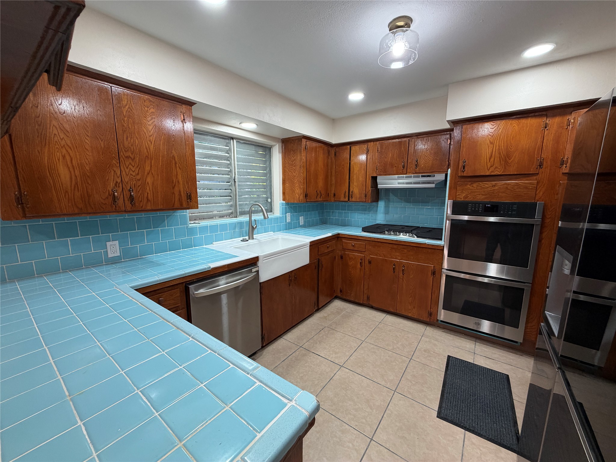 2015 51st Street Property Photo 9