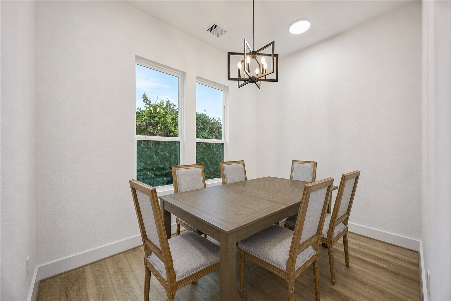 1032 Marcolin Street Property Photo 10