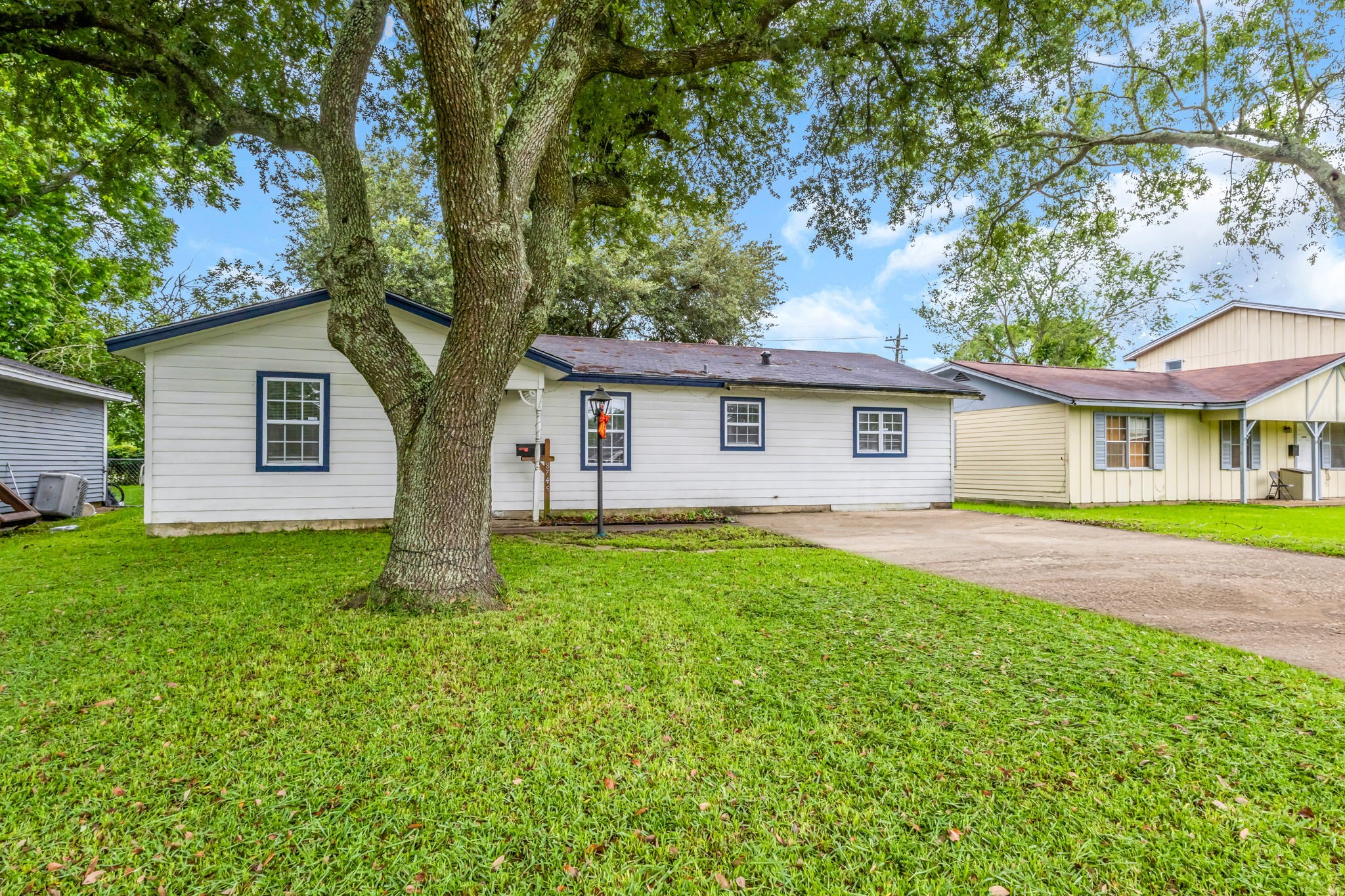 8745 Kimberly Drive Property Photo 2